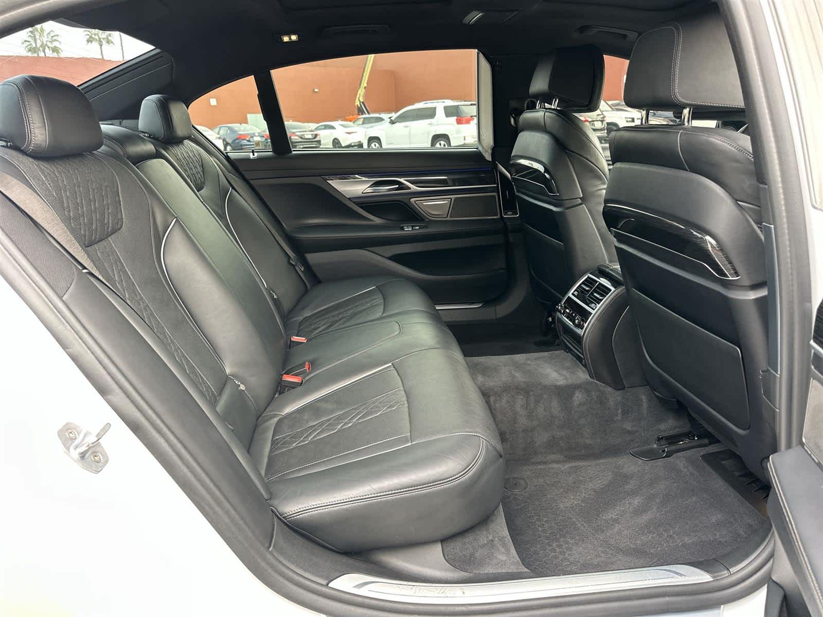 Thumbnail: 2019 BMW 7 Series - 16