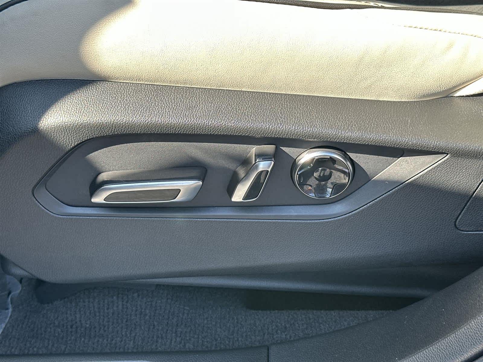 Thumbnail: 2025 Acura RDX - 22