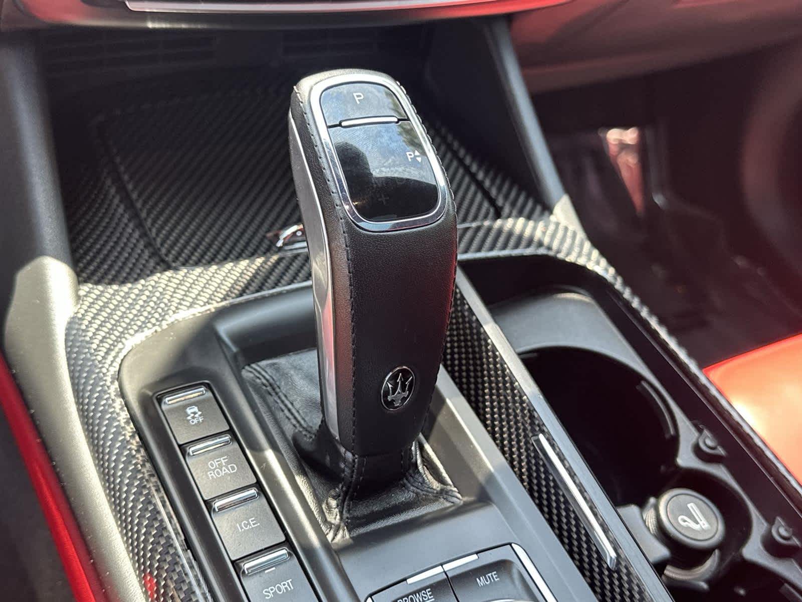 Thumbnail: 2021 Maserati Levante - 18
