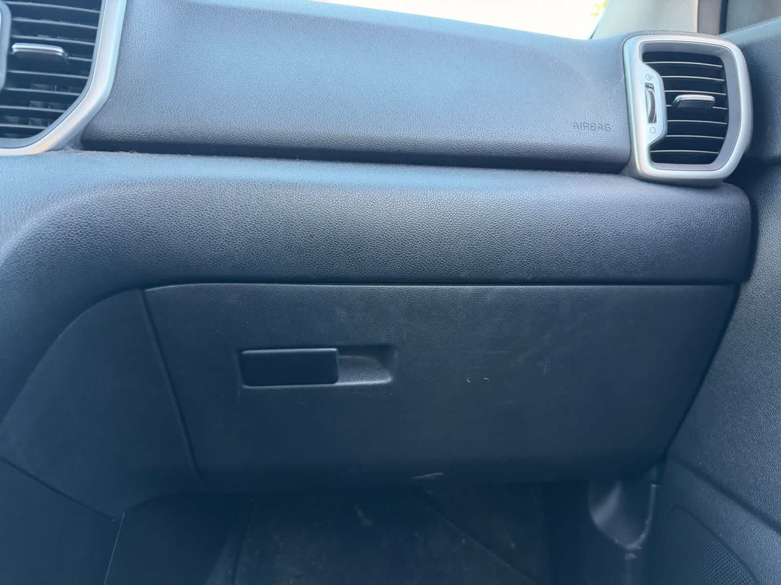 Thumbnail: 2017 Kia Sportage - 17