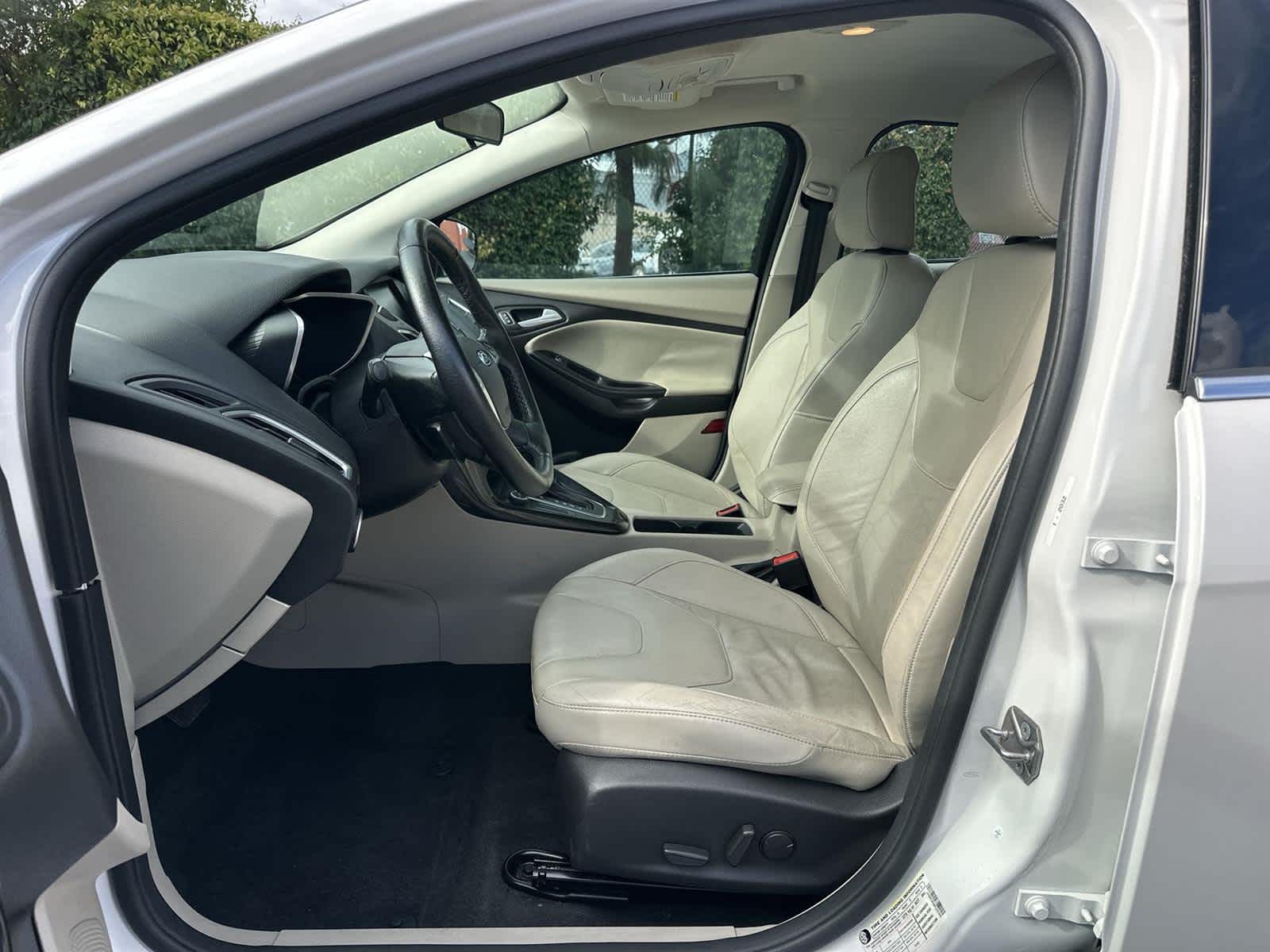 Thumbnail: 2015 Ford Focus - 11