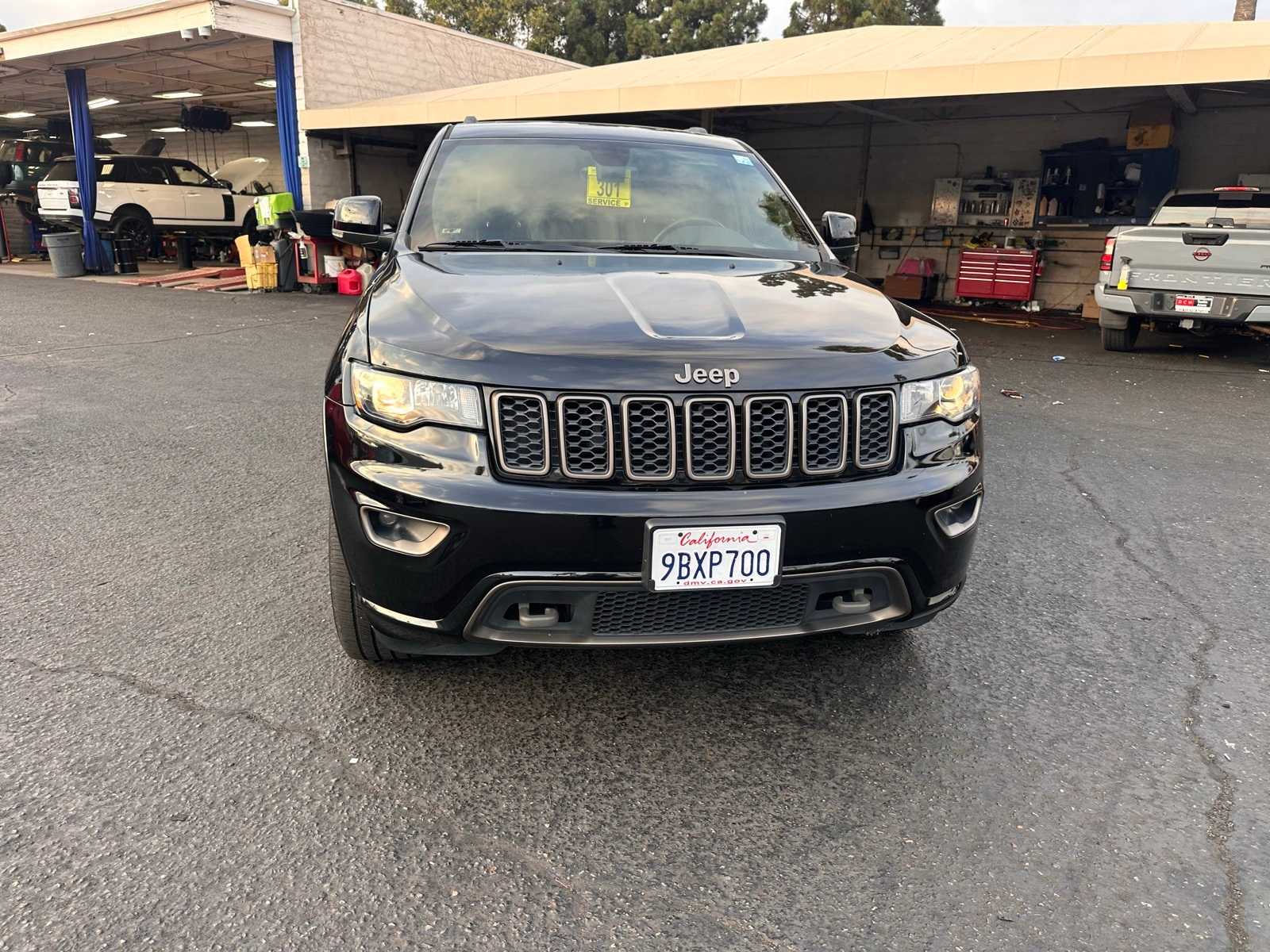 Thumbnail: 2017 Jeep Grand Cherokee - 8