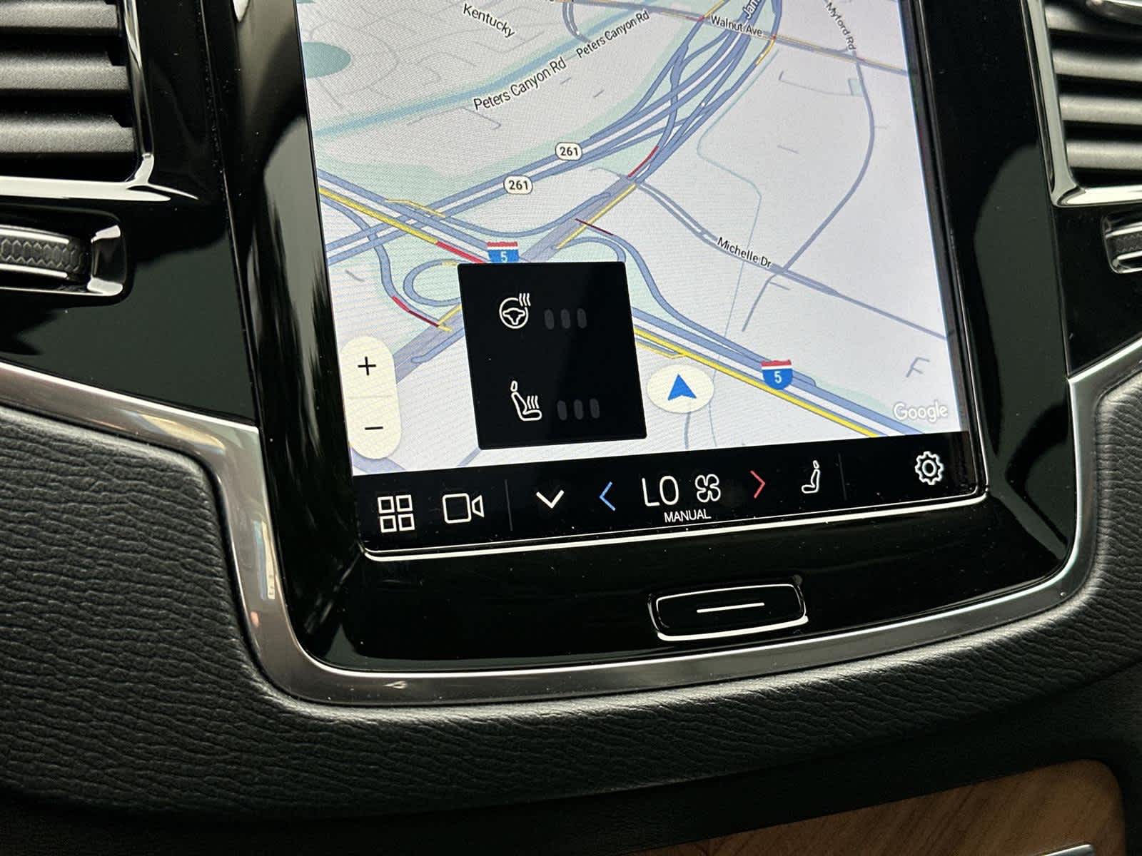 Thumbnail: 2025 Volvo XC90 - 25