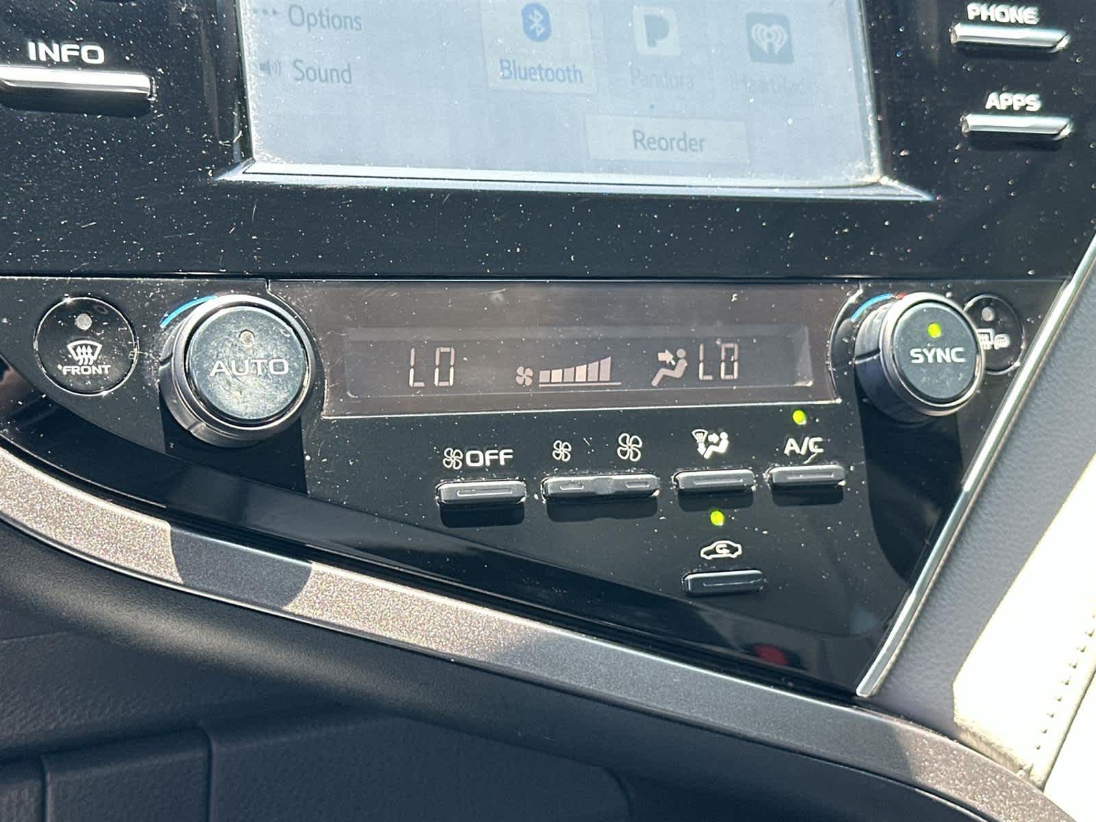 2018 Toyota Camry XSE 28