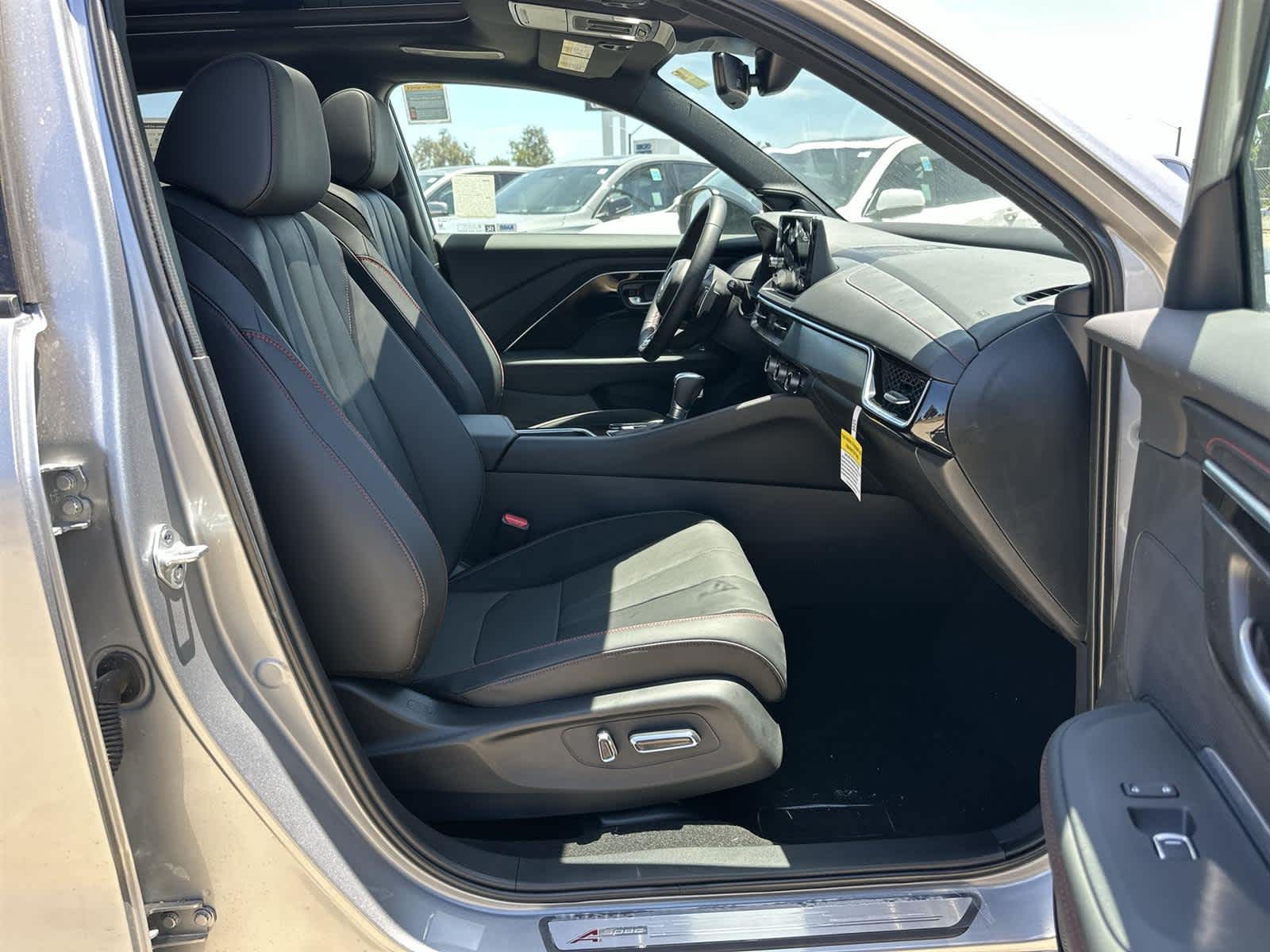 Thumbnail: 2025 Acura ADX - 14