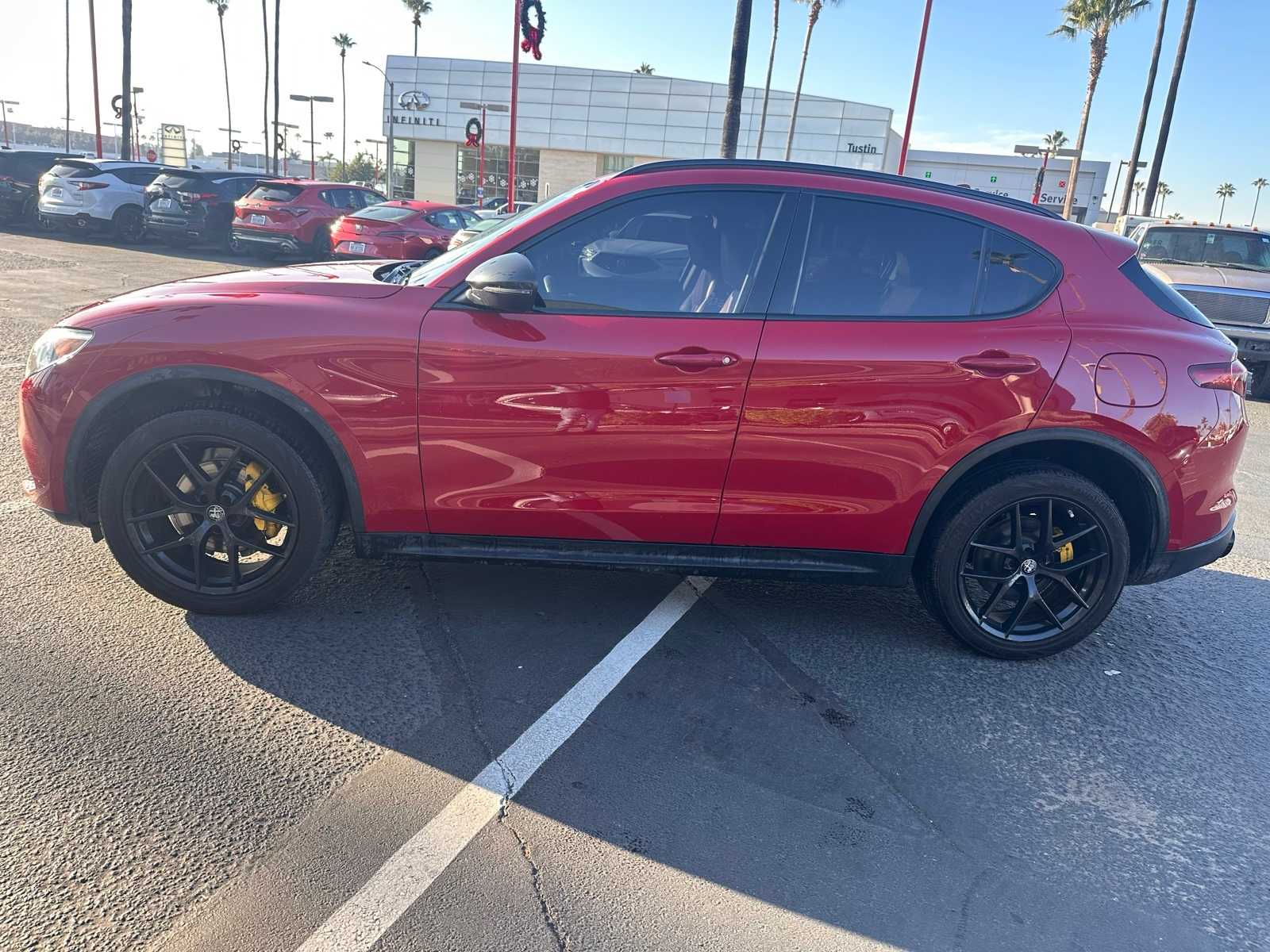 Thumbnail: 2020 Alfa Romeo Stelvio - 2