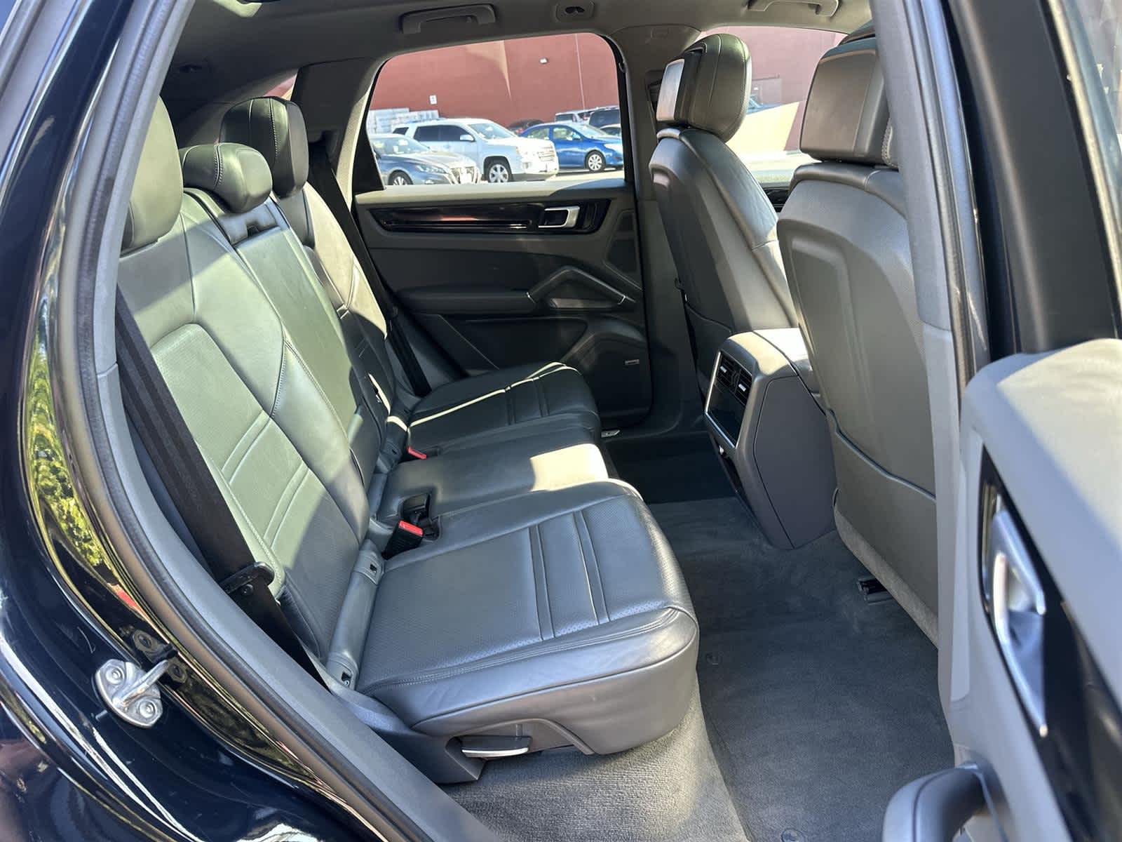 Thumbnail: 2021 Porsche Cayenne - 13