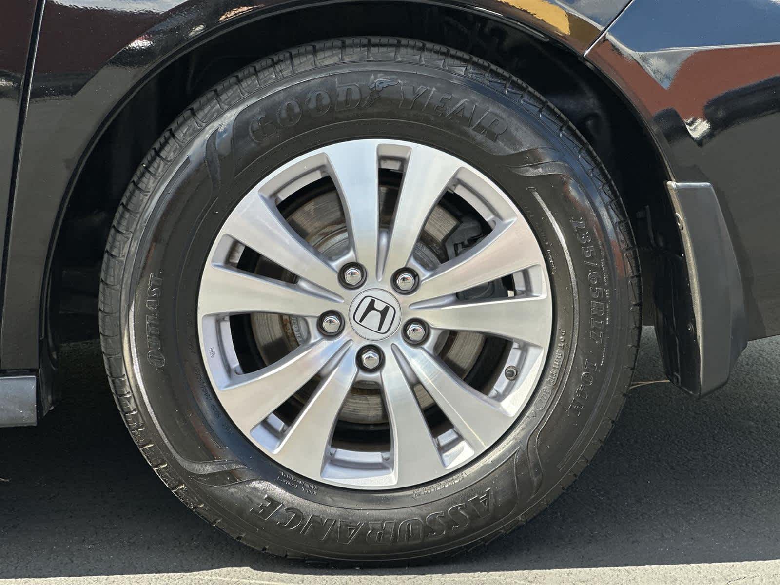 Thumbnail: 2015 Honda Odyssey - 8