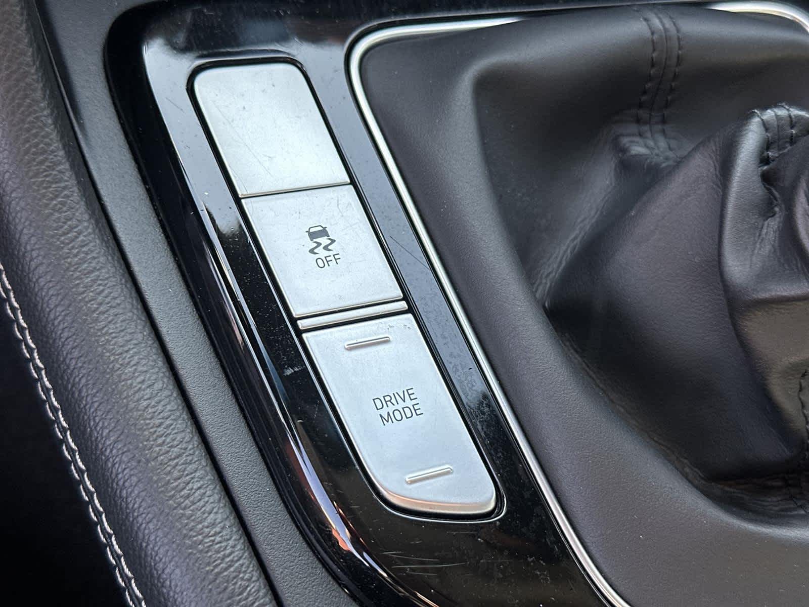 Thumbnail: 2019 Genesis G70 - 28