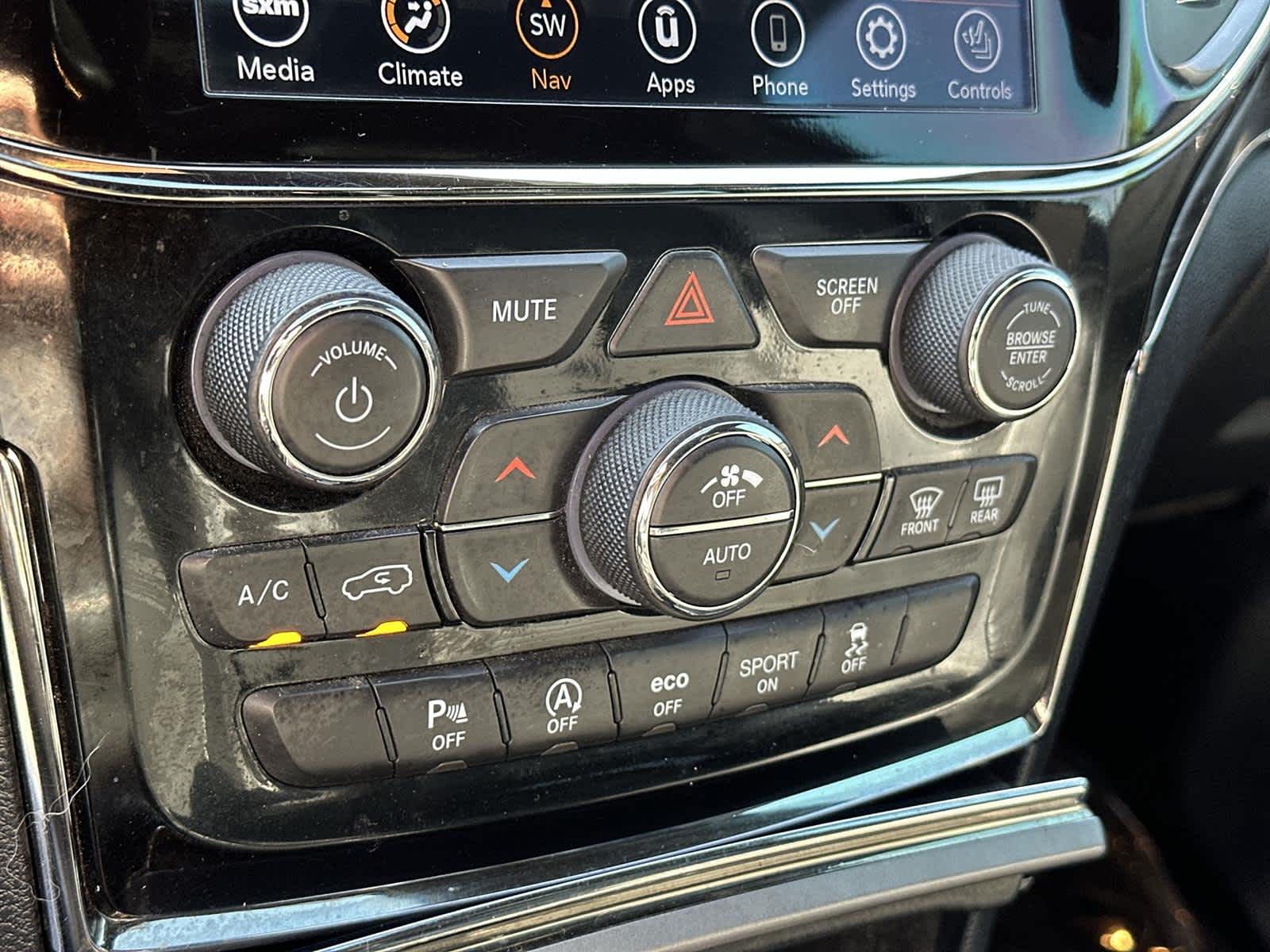 Thumbnail: 2020 Jeep Grand Cherokee - 28