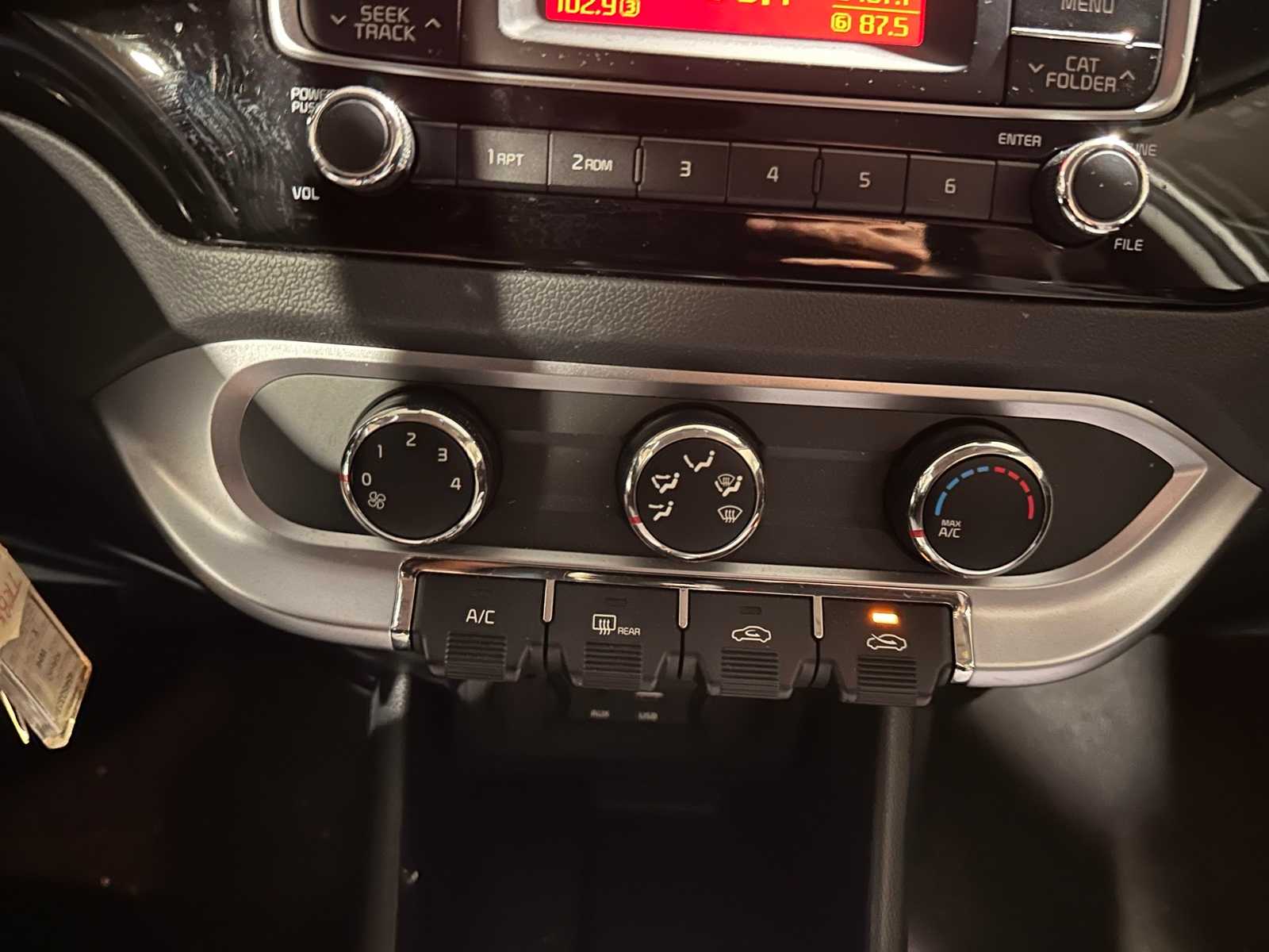 Thumbnail: 2016 Kia Rio - 14