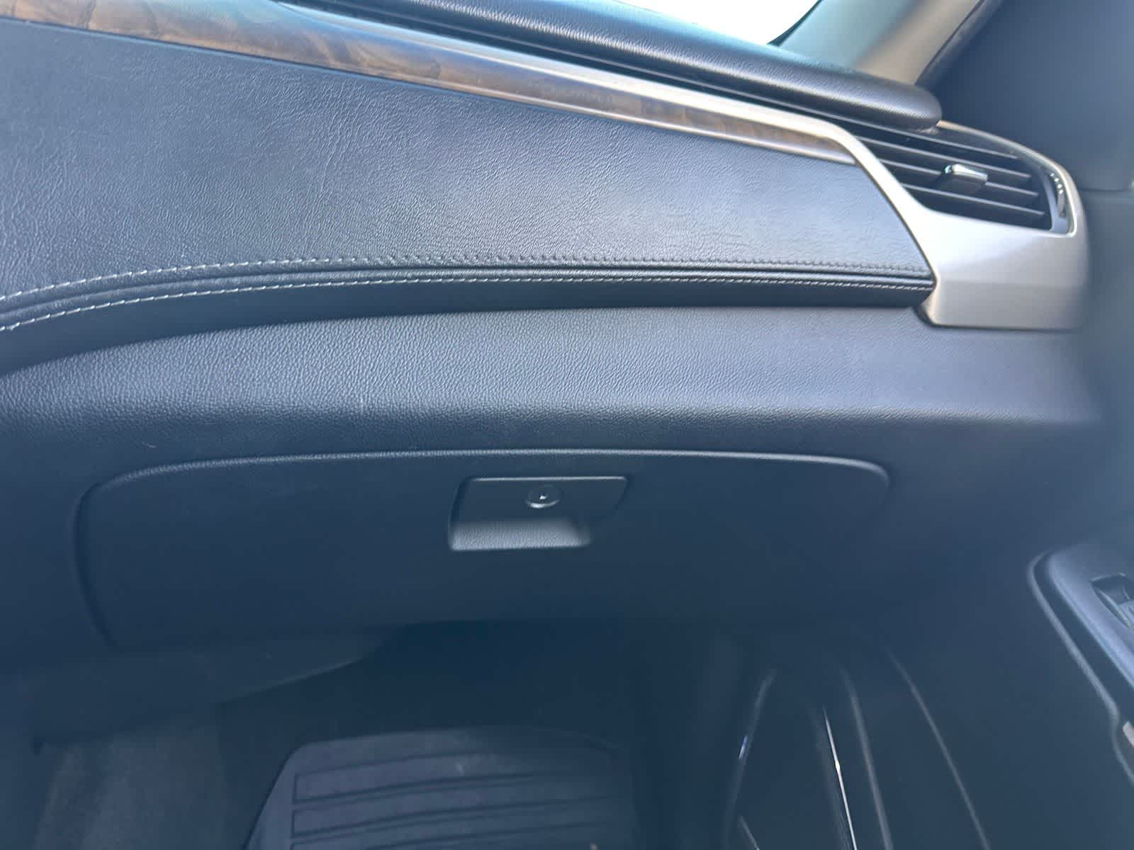 Thumbnail: 2018 GMC Yukon XL - 21