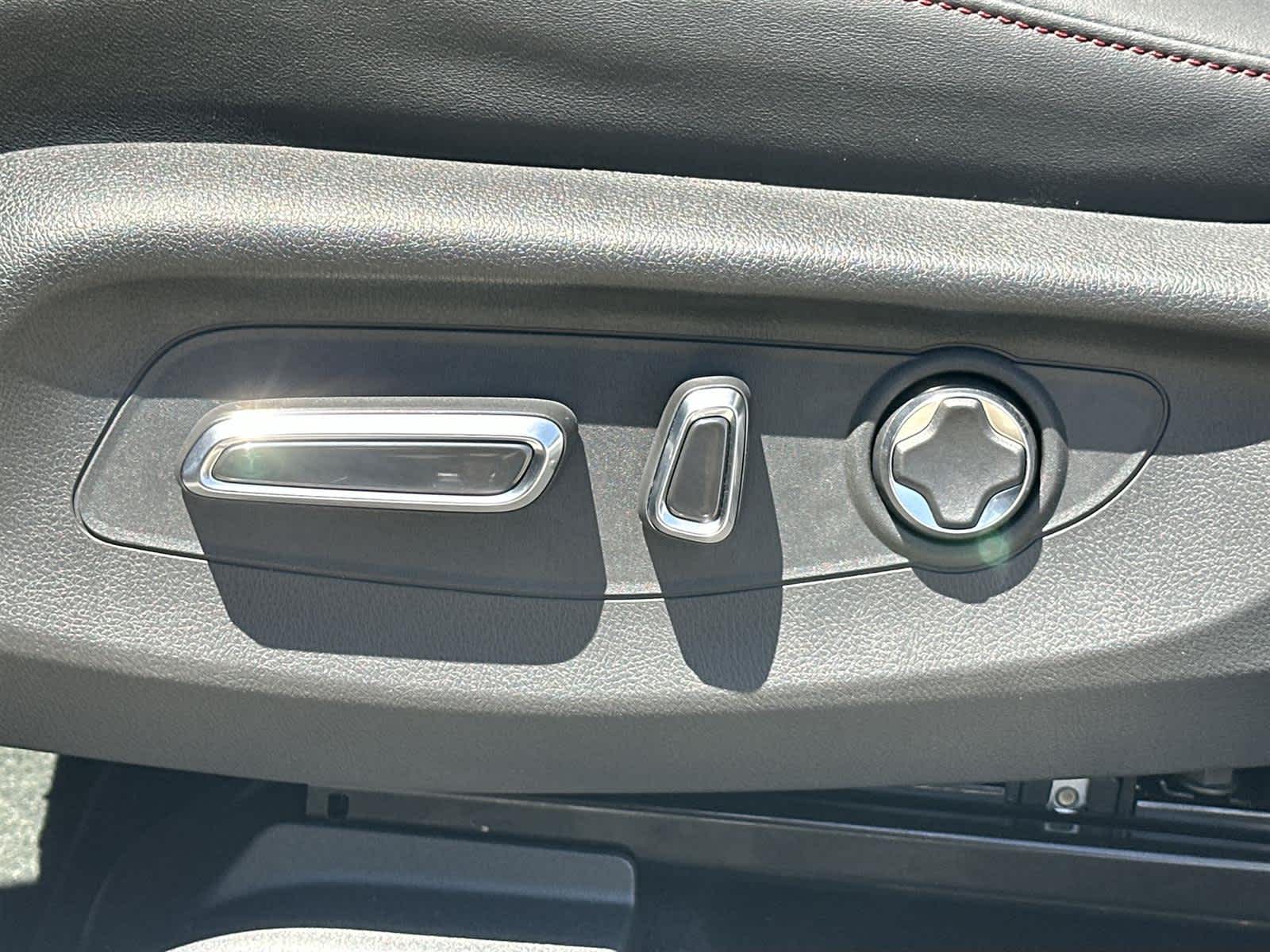 Thumbnail: 2025 Acura ADX - 22