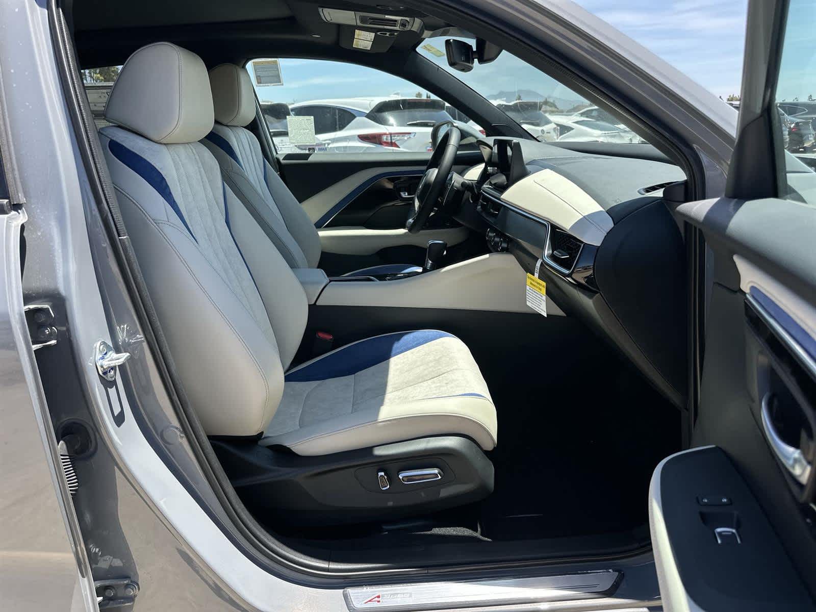 Thumbnail: 2025 Acura ADX - 14