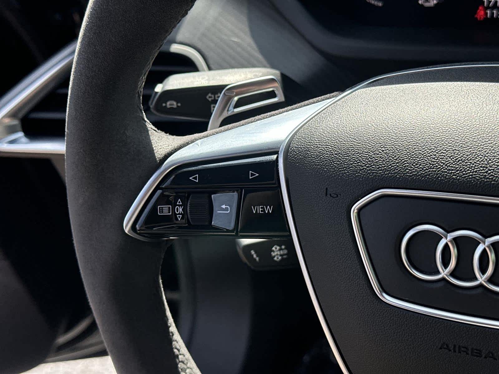 Thumbnail: 2022 Audi e-tron GT - 24