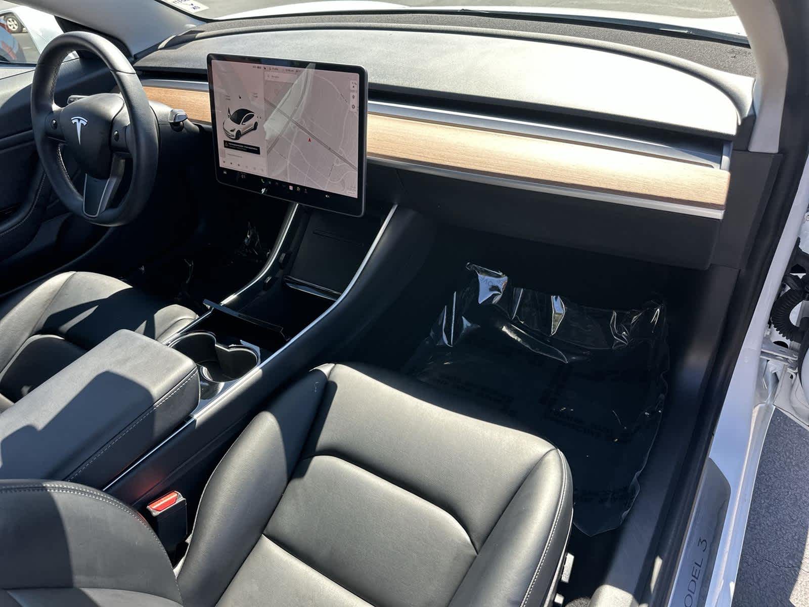 Thumbnail: 2020 Tesla Model 3 - 12