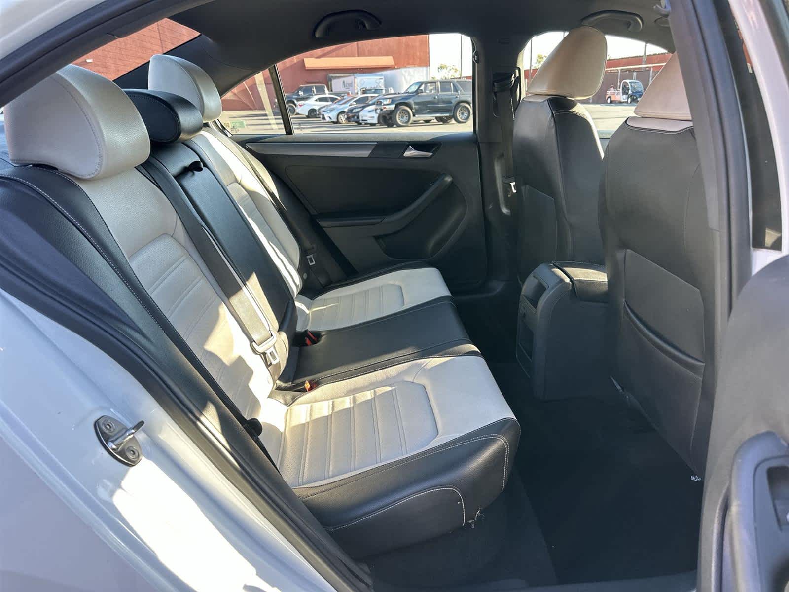 Thumbnail: 2016 Volkswagen Jetta - 13