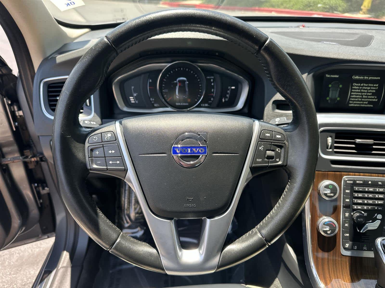 Thumbnail: 2016 Volvo S60 - 15