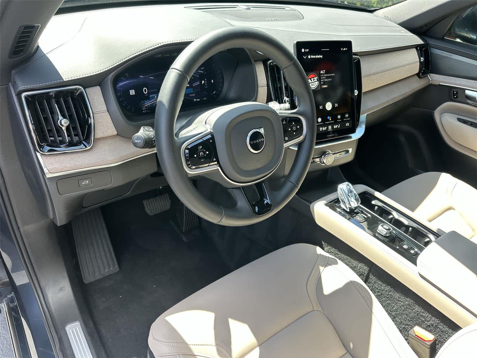 Thumbnail: 2026 Volvo XC90 - 2