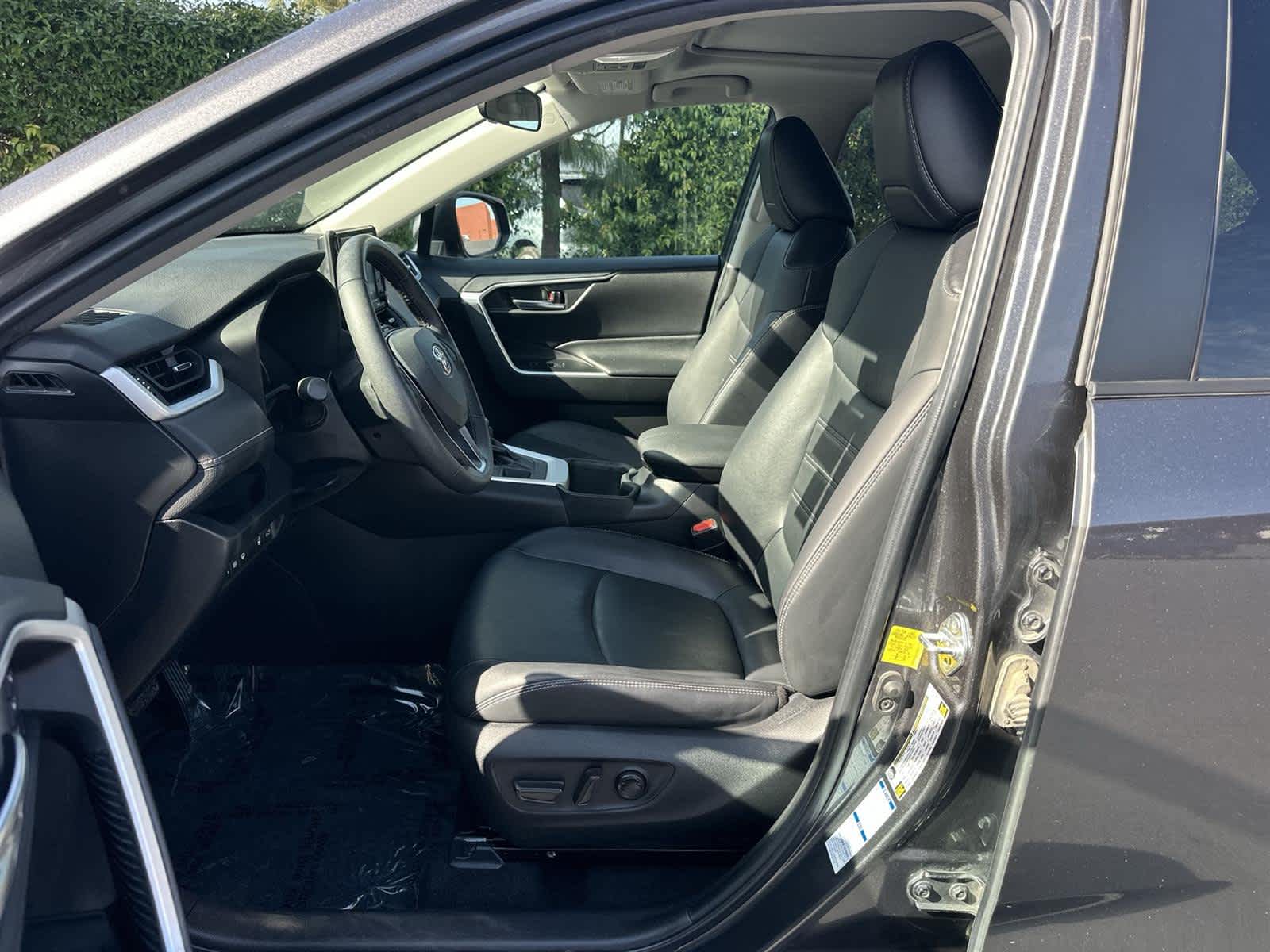 Thumbnail: 2022 Toyota RAV4 - 12