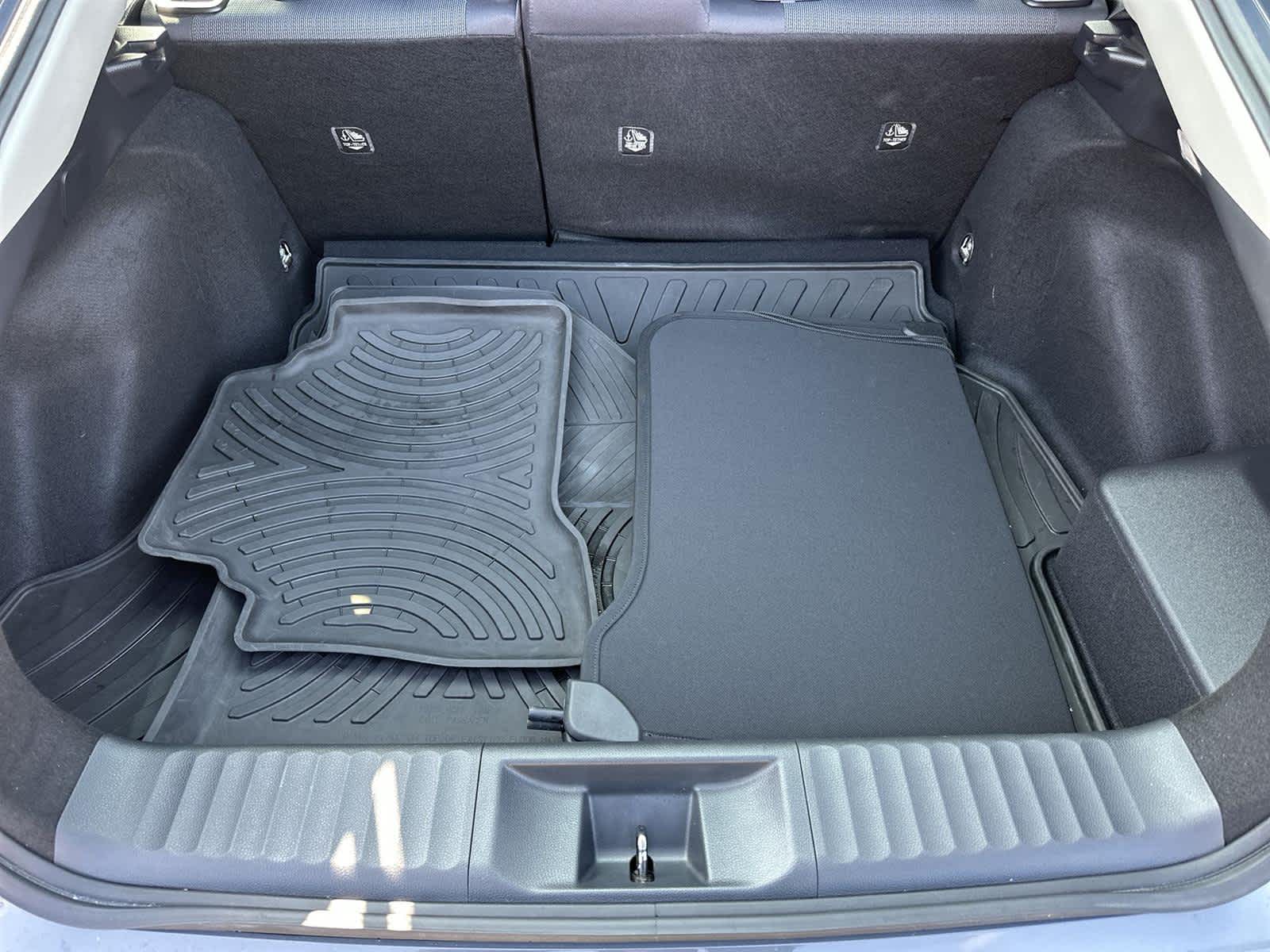 Thumbnail: 2023 Toyota Prius - 20