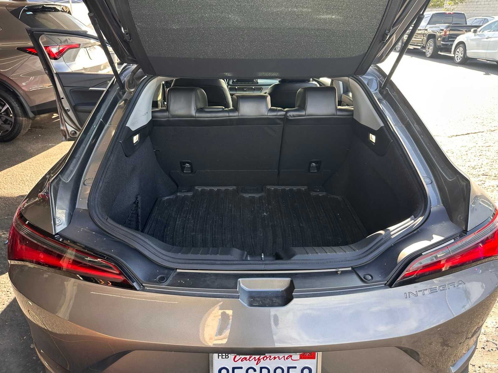 Thumbnail: 2023 Acura Integra - 10