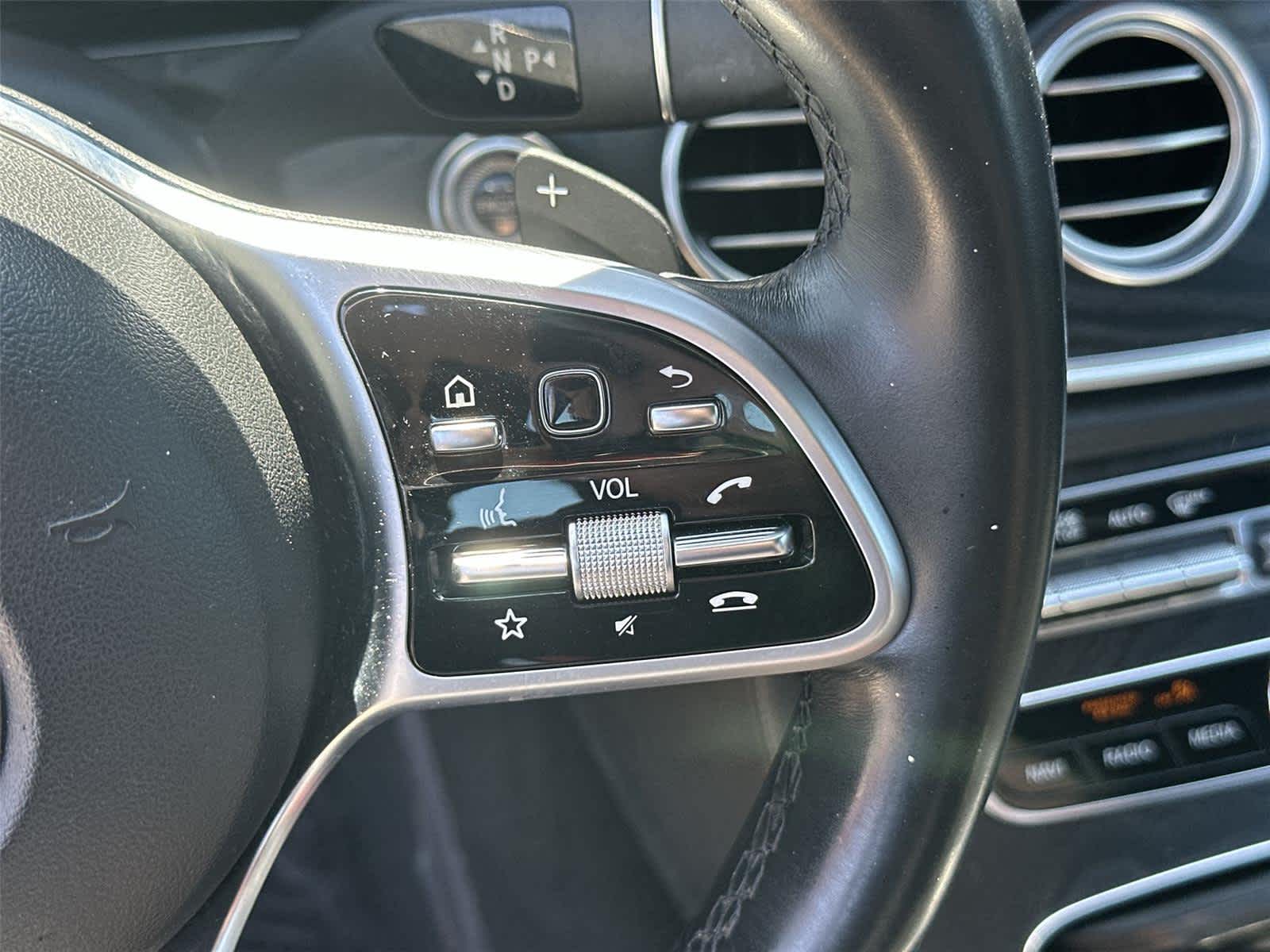 Thumbnail: 2019 Mercedes-Benz E-Class - 25