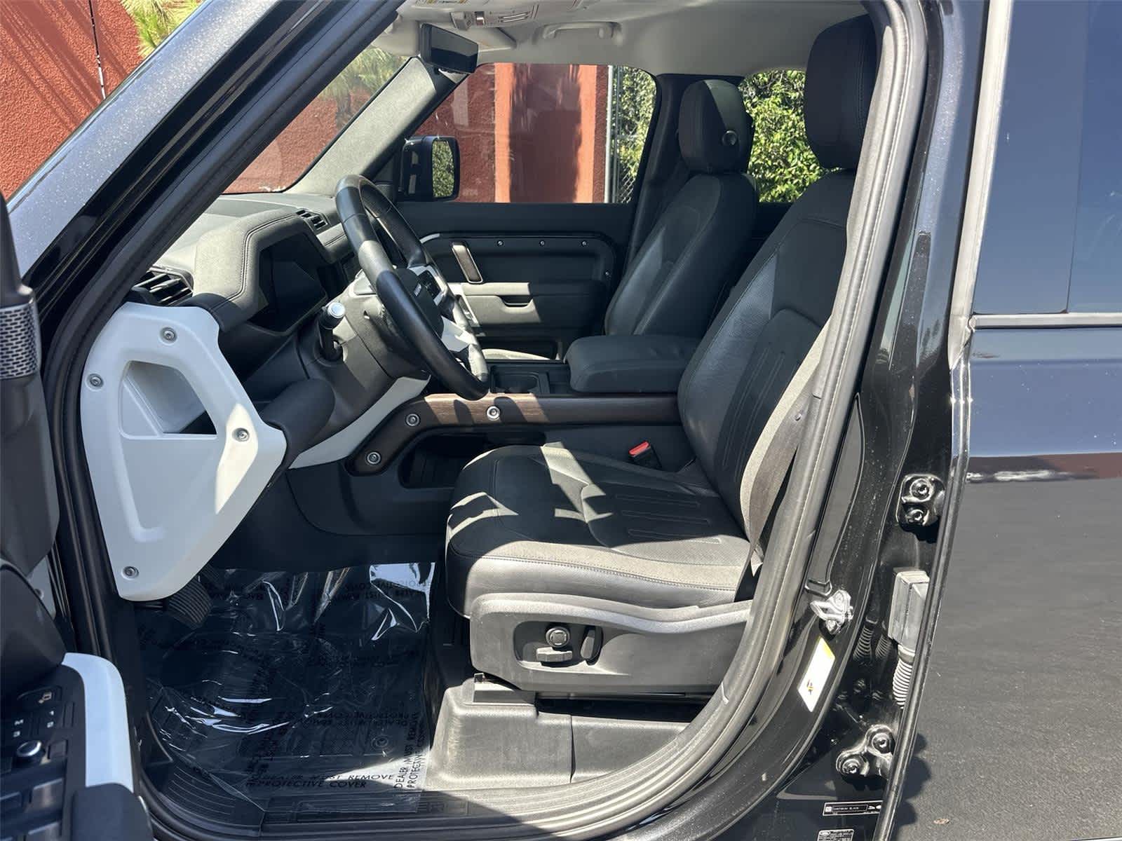 Thumbnail: 2020 Land Rover Defender - 12