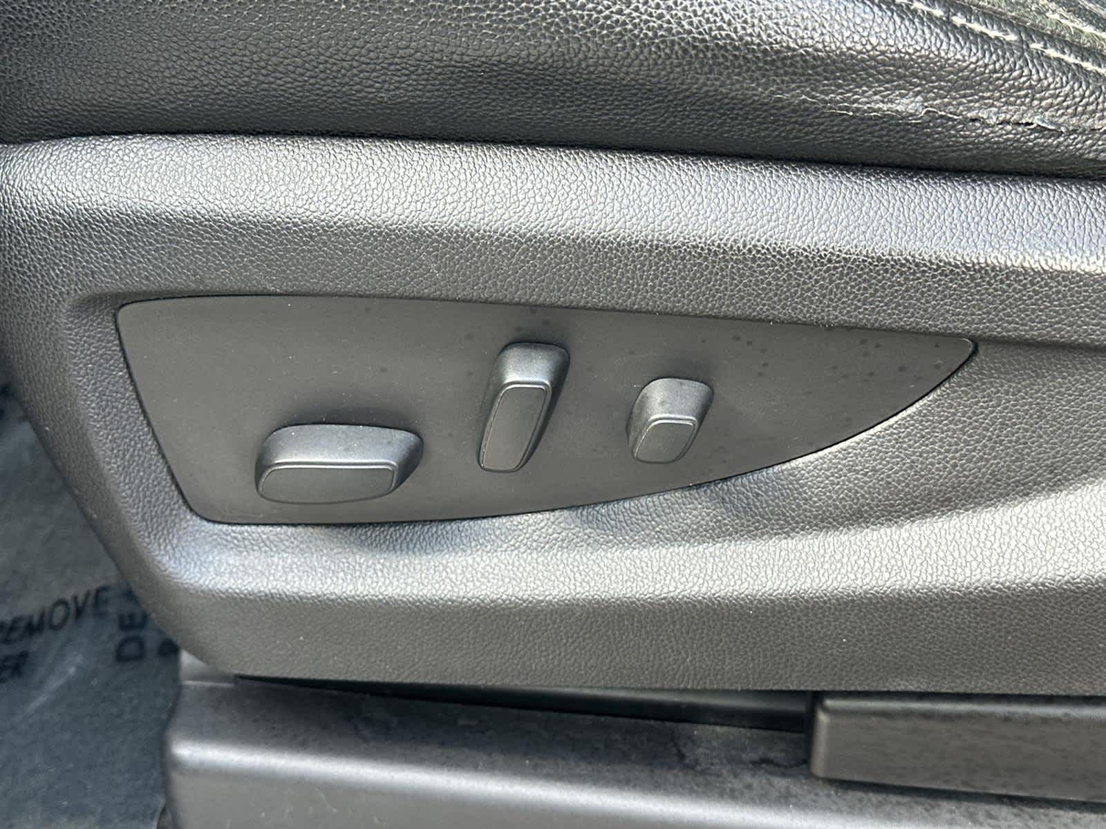 Thumbnail: 2016 Chevrolet Silverado 1500 - 21