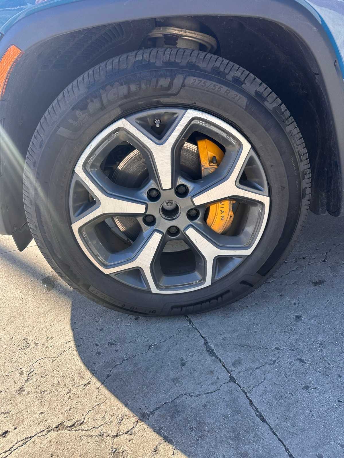 Thumbnail: 2023 Rivian R1S - 7