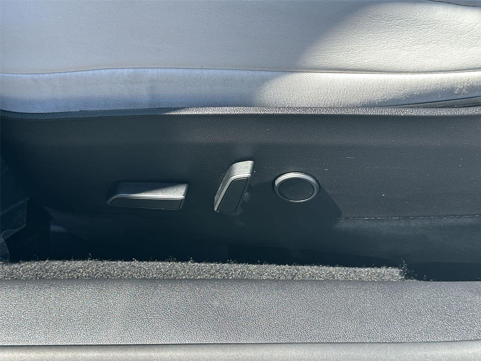 Thumbnail: 2022 Tesla Model 3 - 23