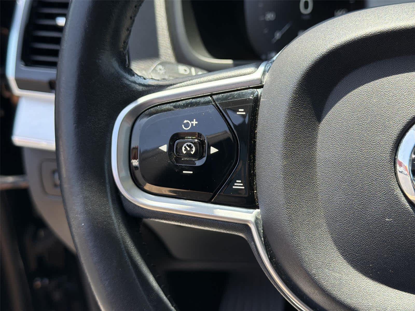 Thumbnail: 2016 Volvo XC90 - 34