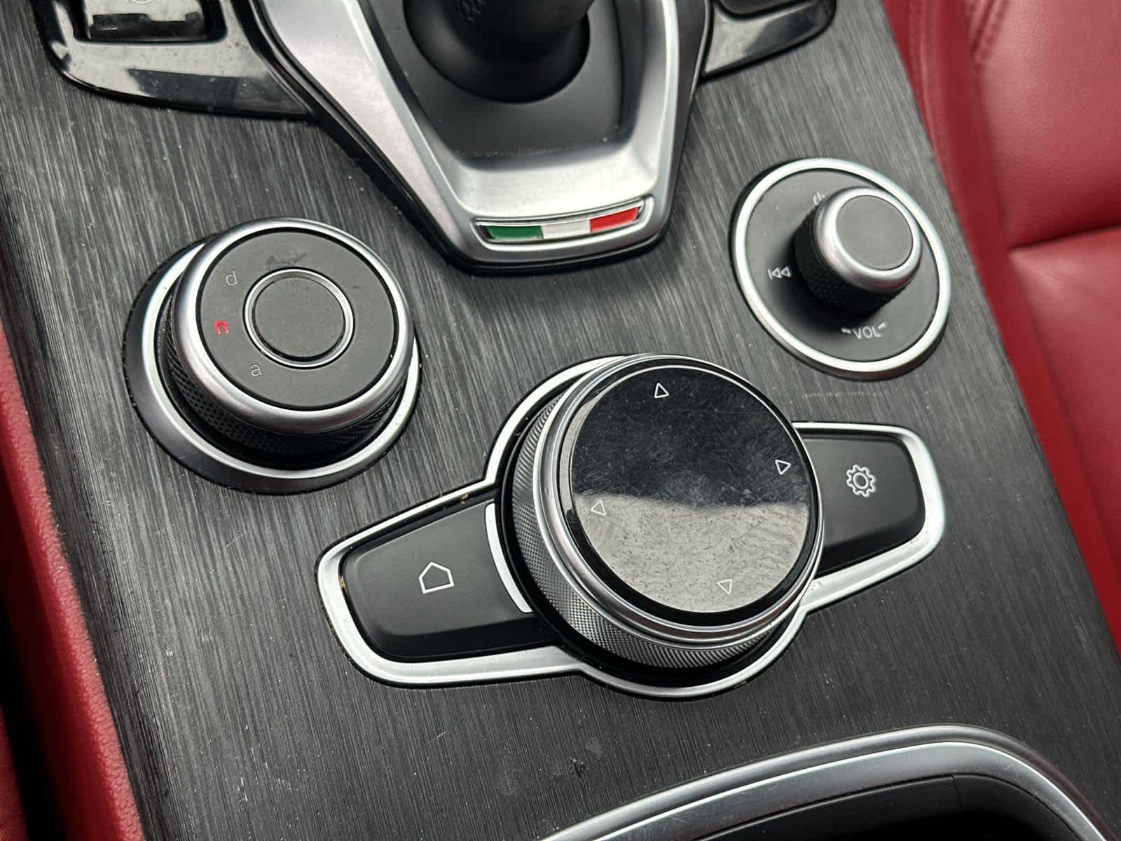 Thumbnail: 2020 Alfa Romeo Stelvio - 26