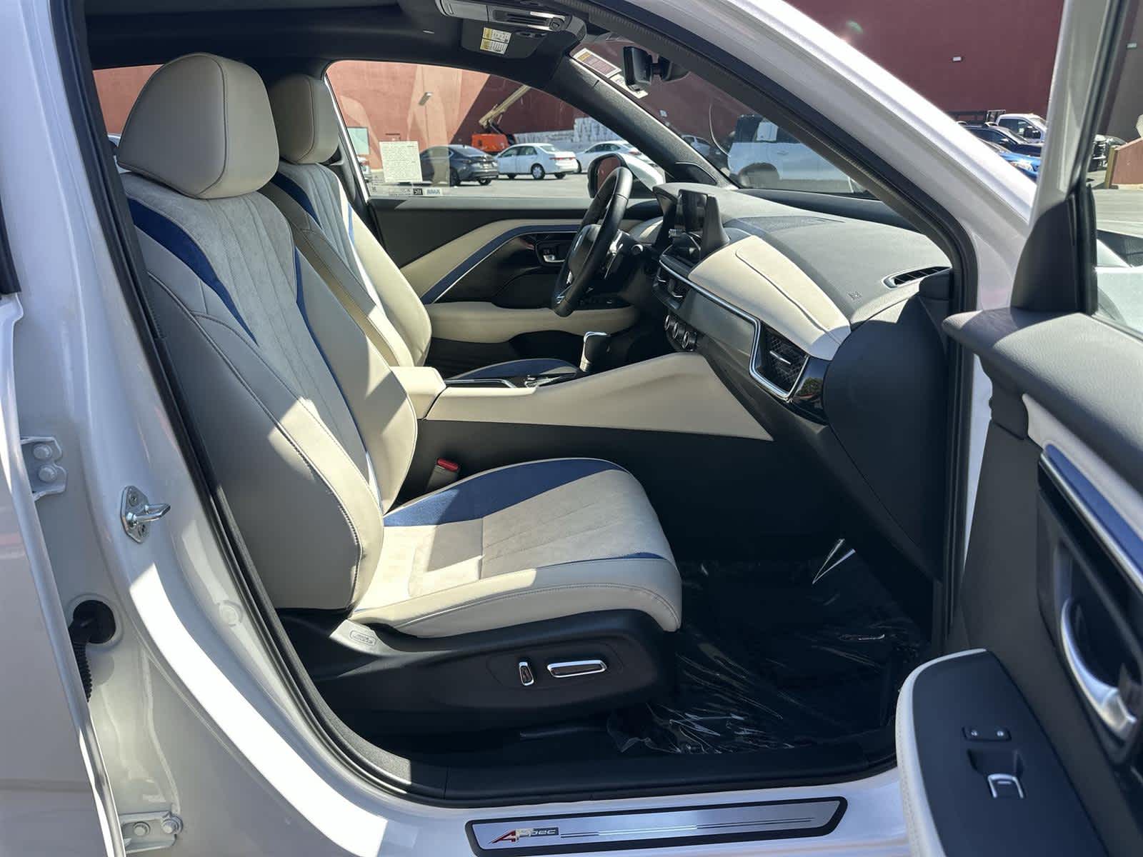 Thumbnail: 2025 Acura ADX - 14