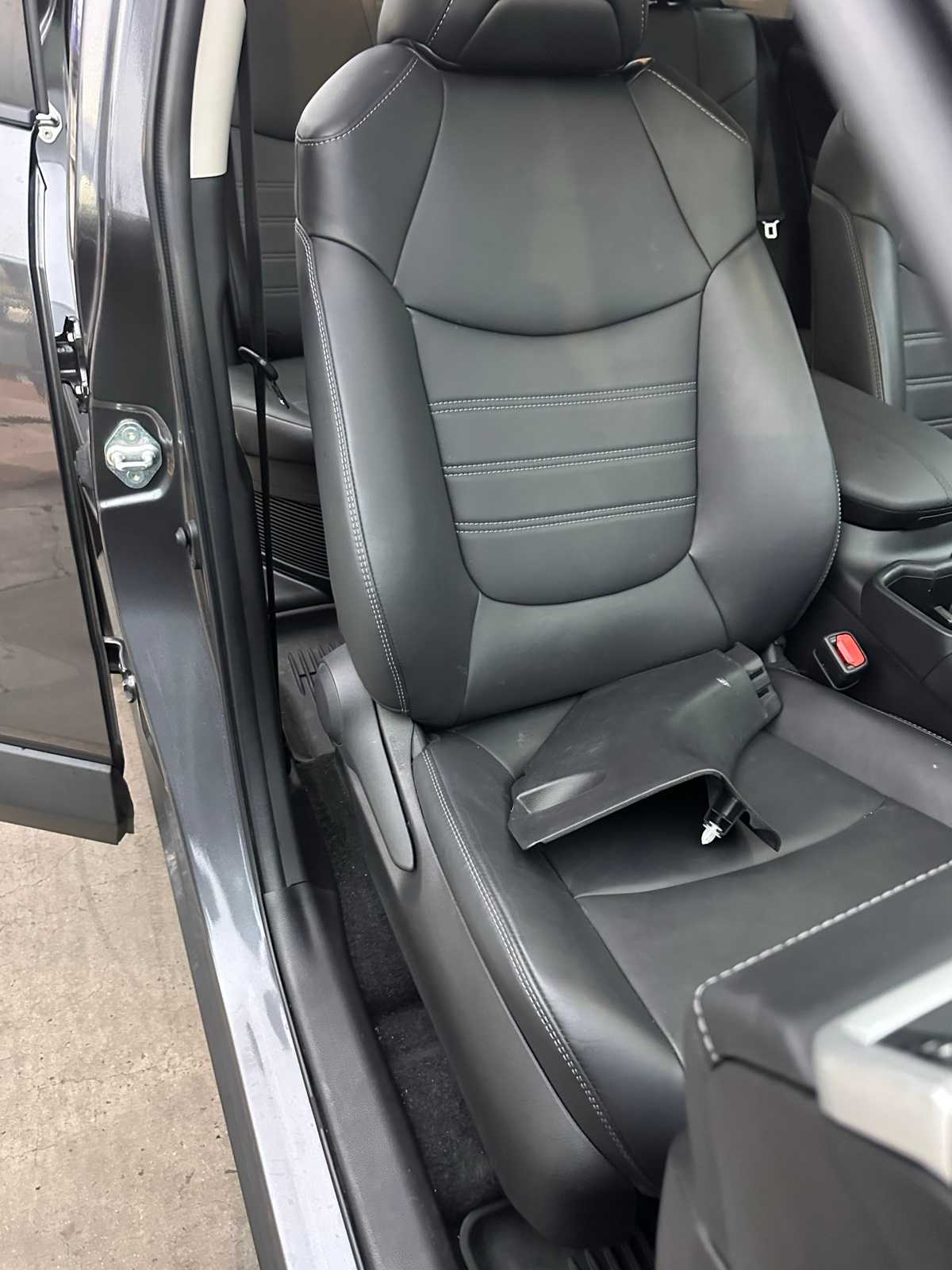 Thumbnail: 2022 Toyota RAV4 - 14