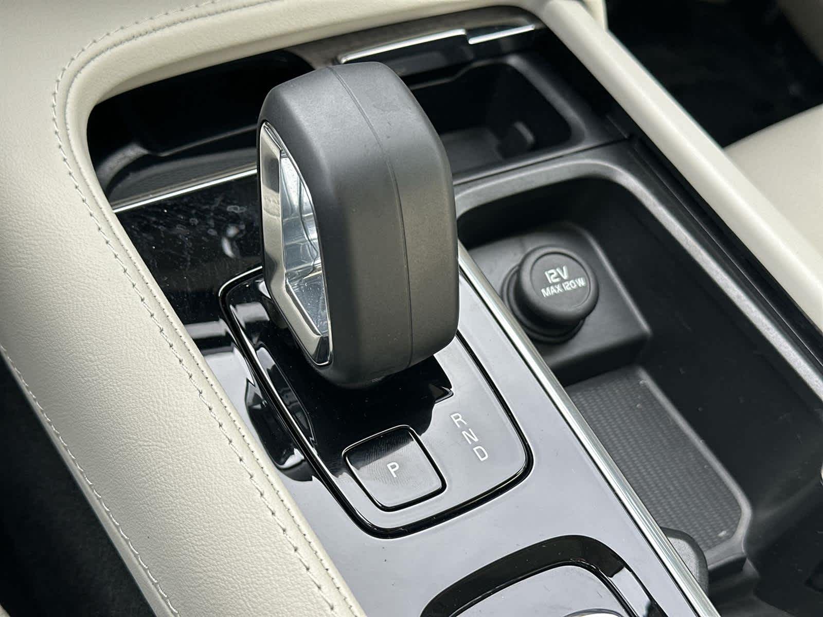 Thumbnail: 2023 Volvo XC90 - 17