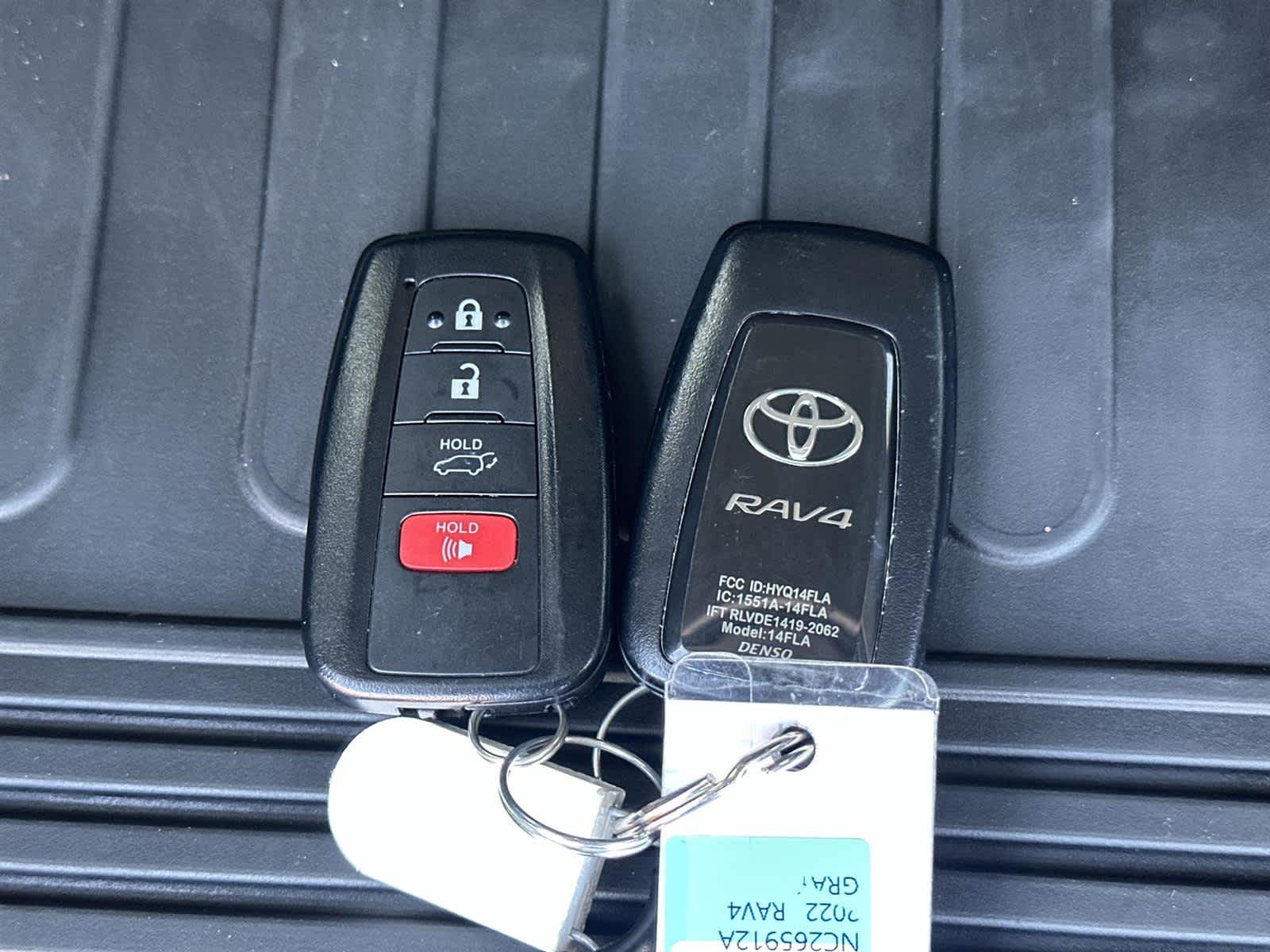 Thumbnail: 2022 Toyota RAV4 - 21