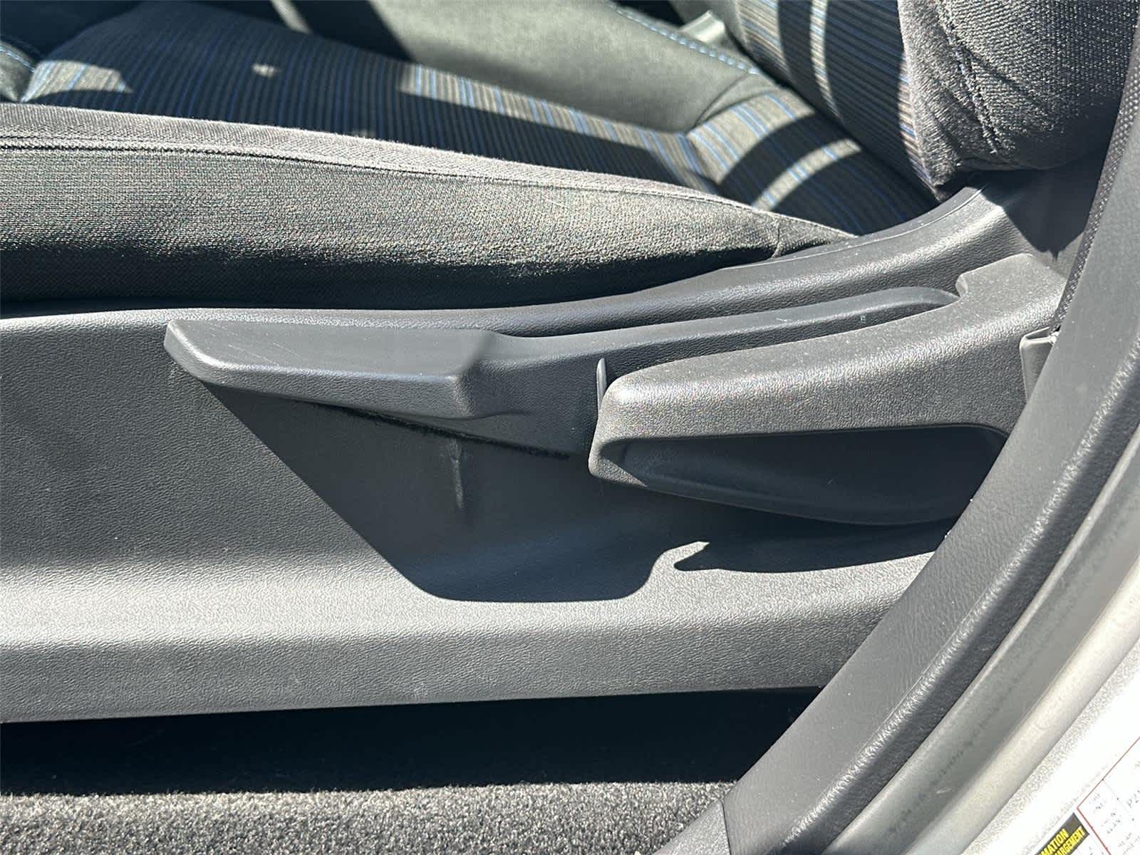 Thumbnail: 2022 Nissan Leaf - 24