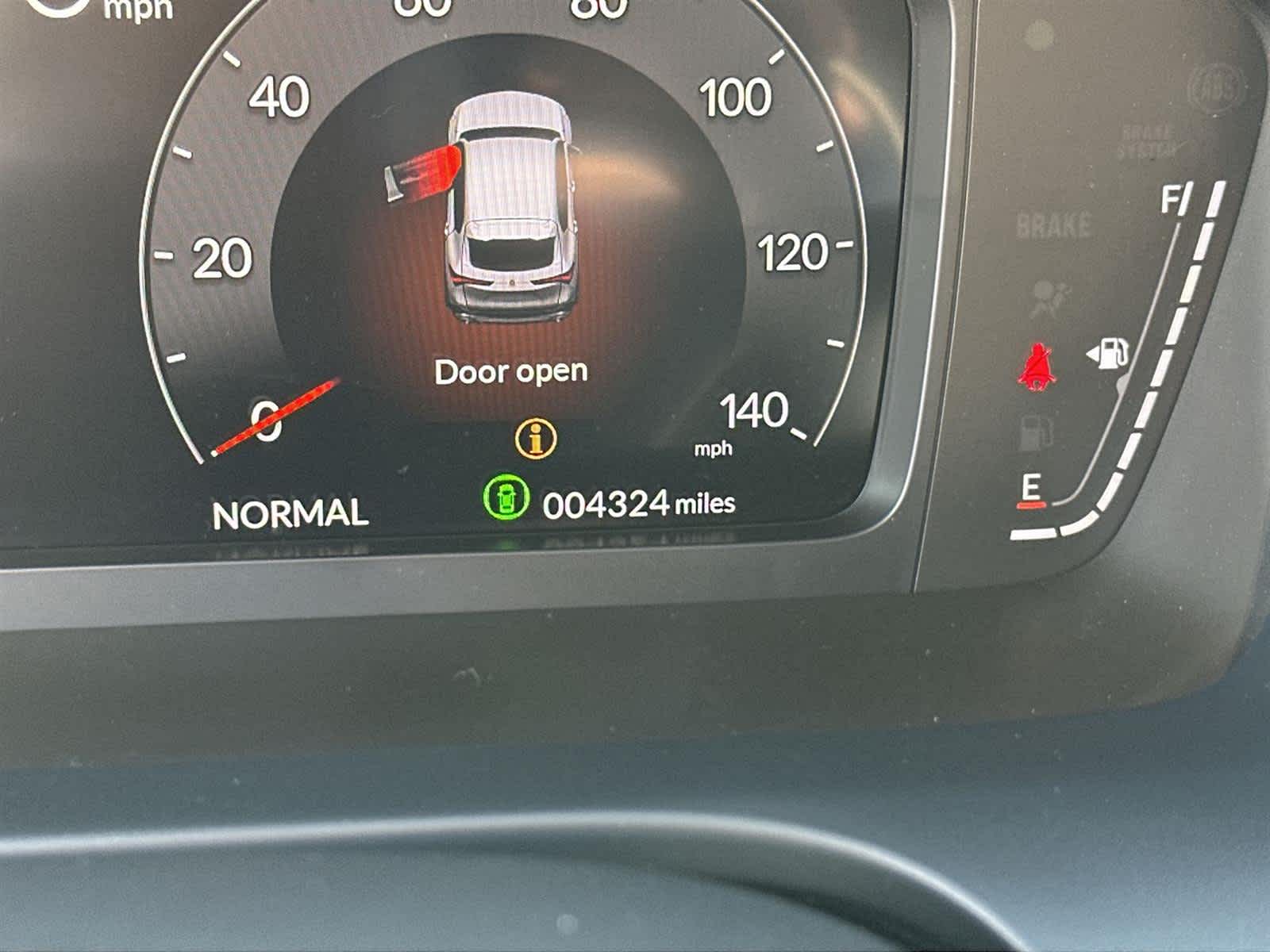 Thumbnail: 2025 Acura ADX - 18