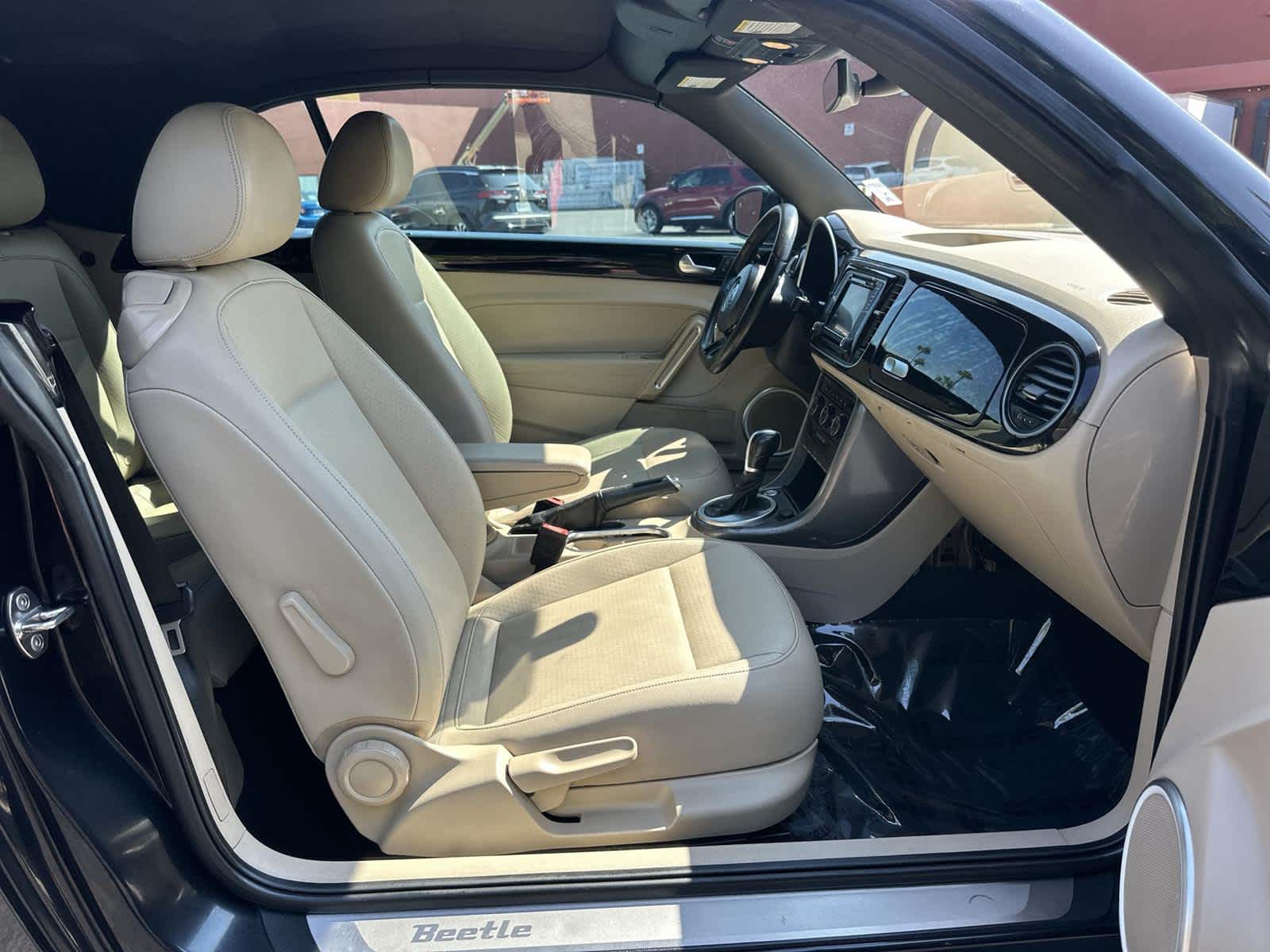 Thumbnail: 2019 Volkswagen Beetle - 14