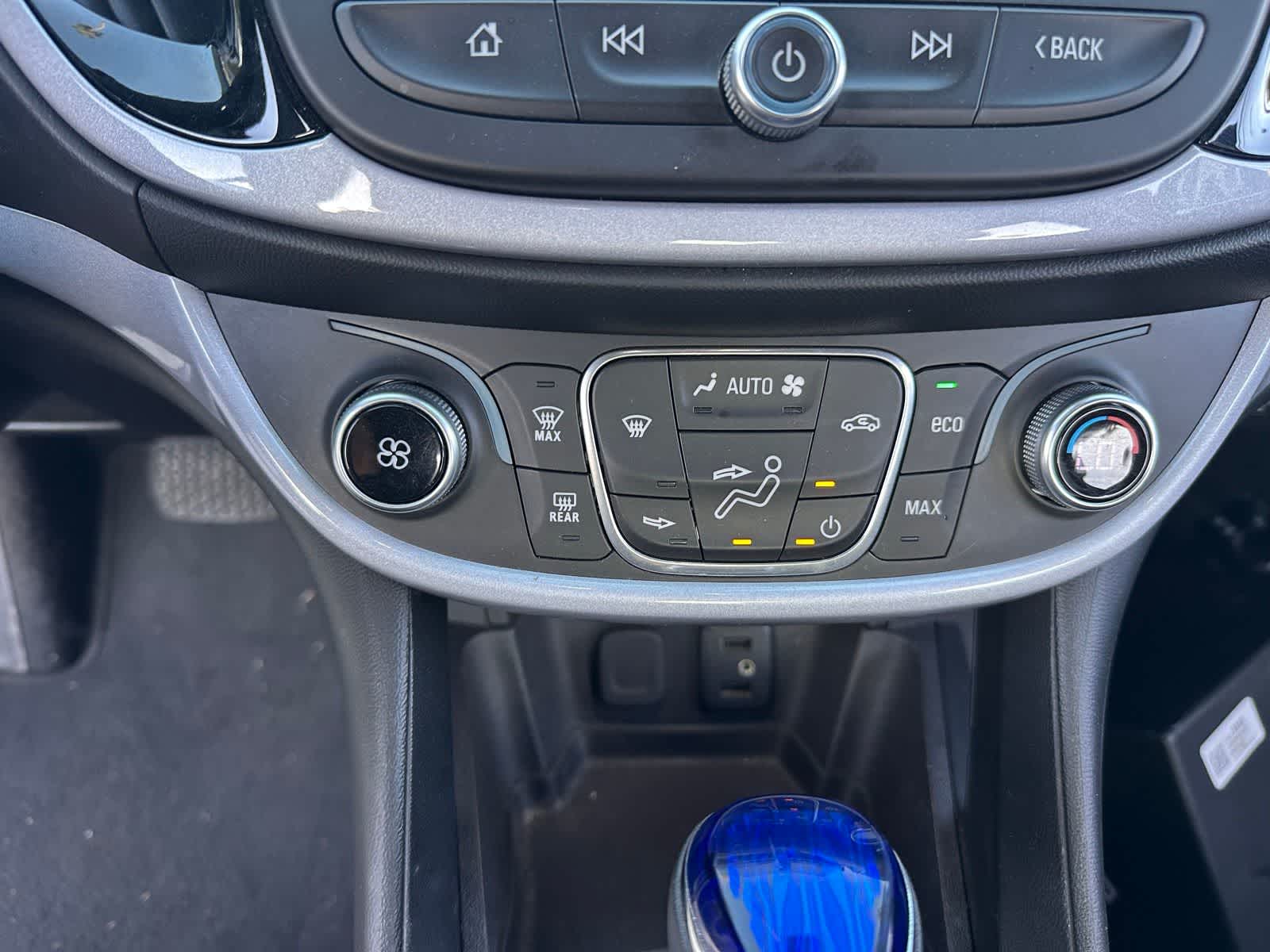 Thumbnail: 2018 Chevrolet Volt - 16