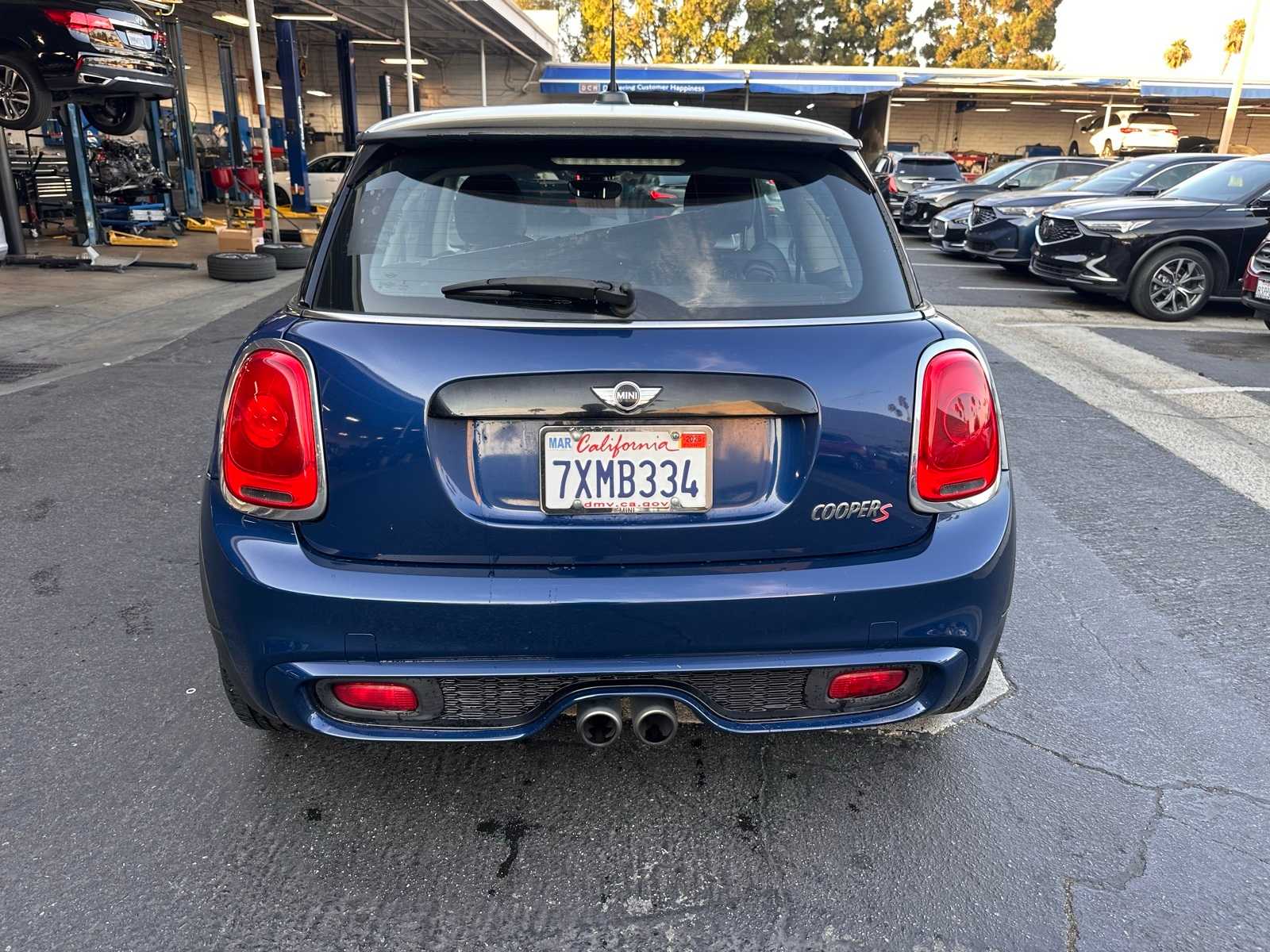 Thumbnail: 2017 MINI Cooper Hardtop - 4
