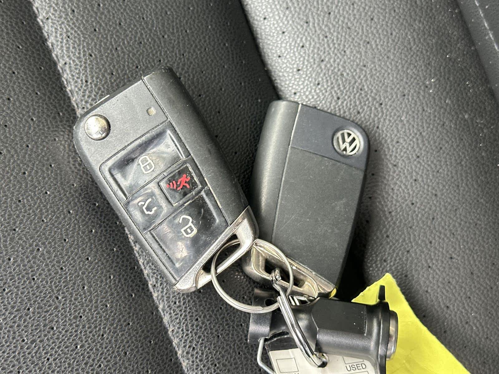 Thumbnail: 2017 Volkswagen Golf - 21