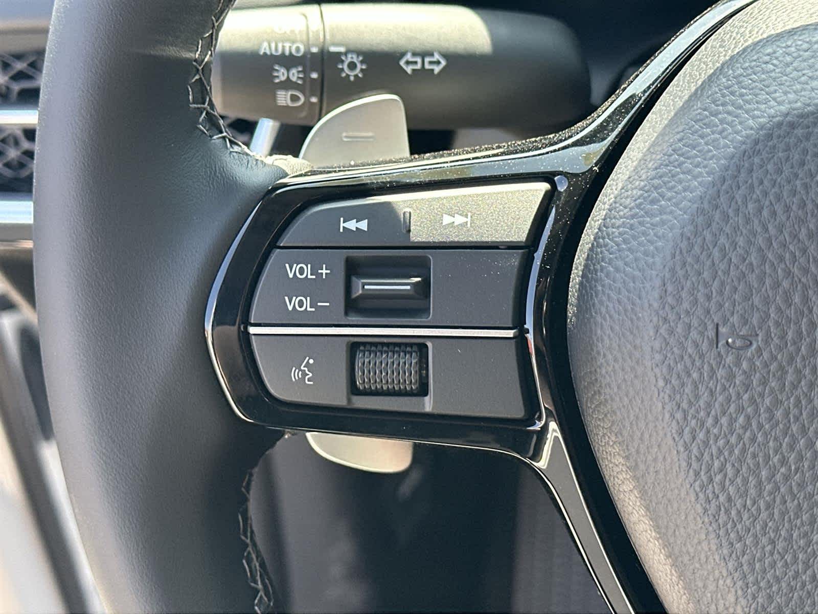 Thumbnail: 2025 Acura ADX - 21