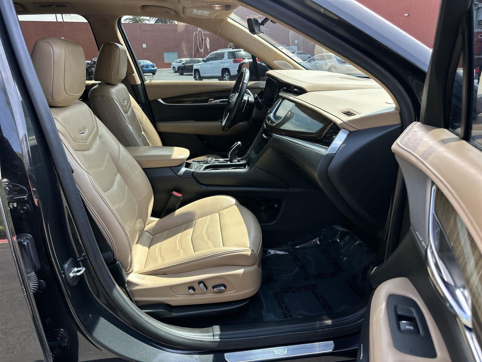 Thumbnail: 2020 Cadillac XT6 - 14