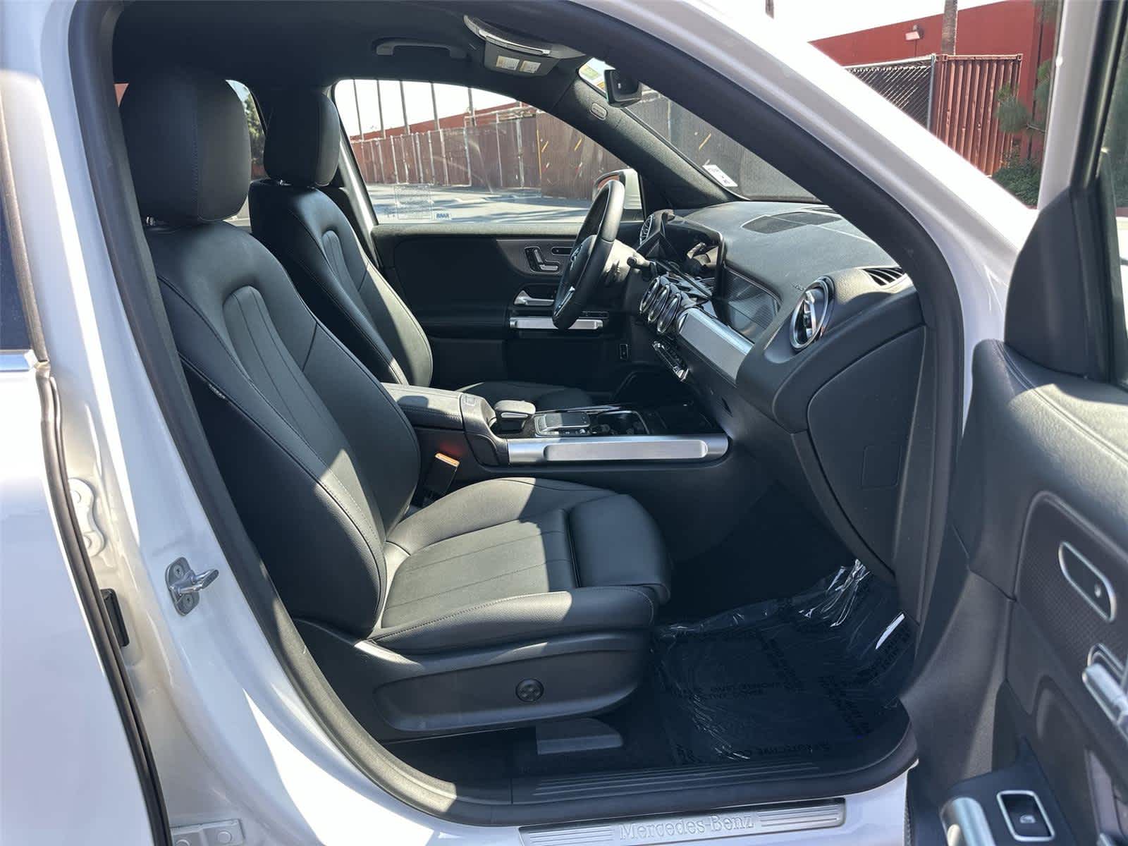 Thumbnail: 2023 Mercedes-Benz EQB - 14