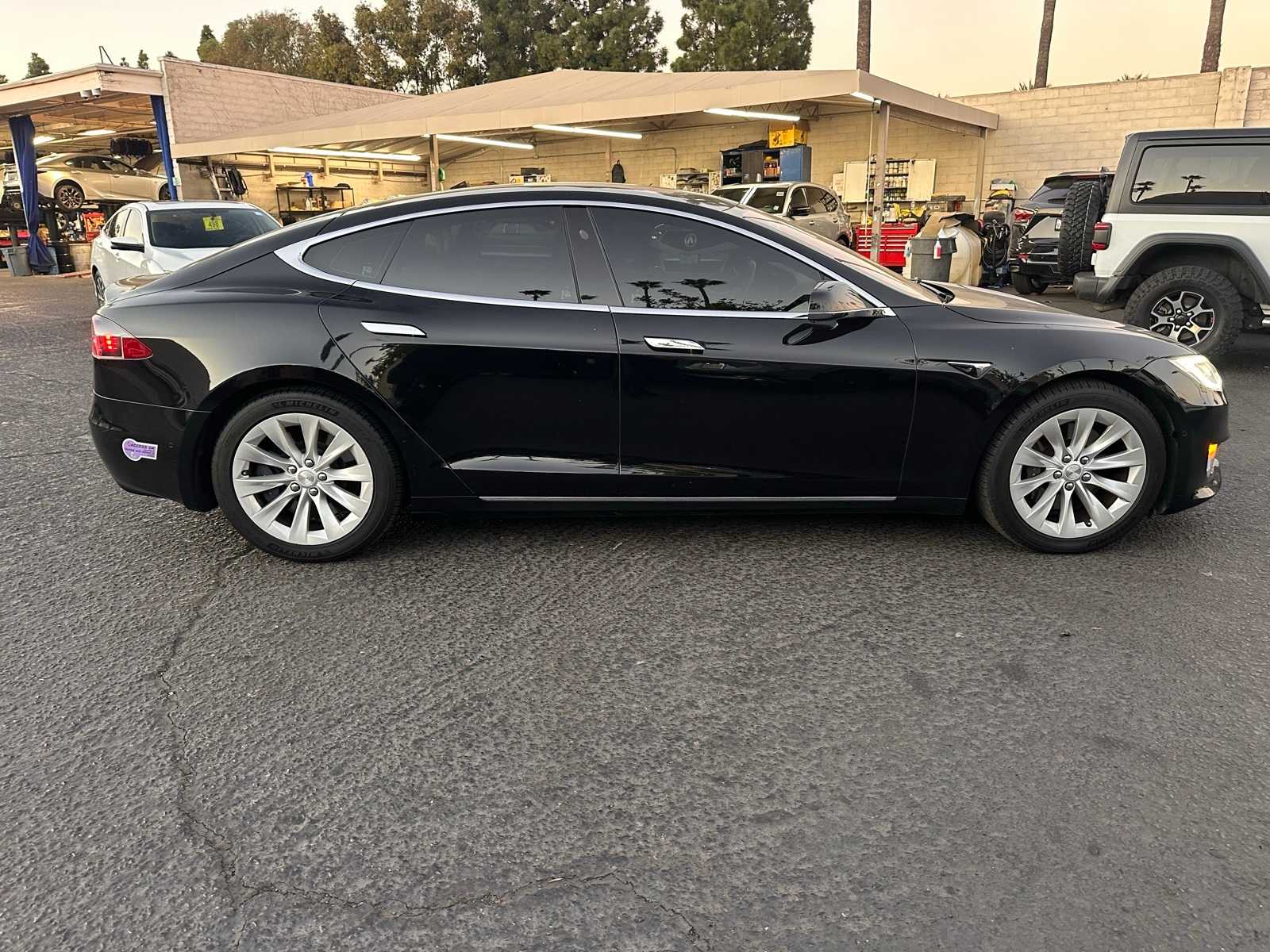 Thumbnail: 2019 Tesla Model S - 6