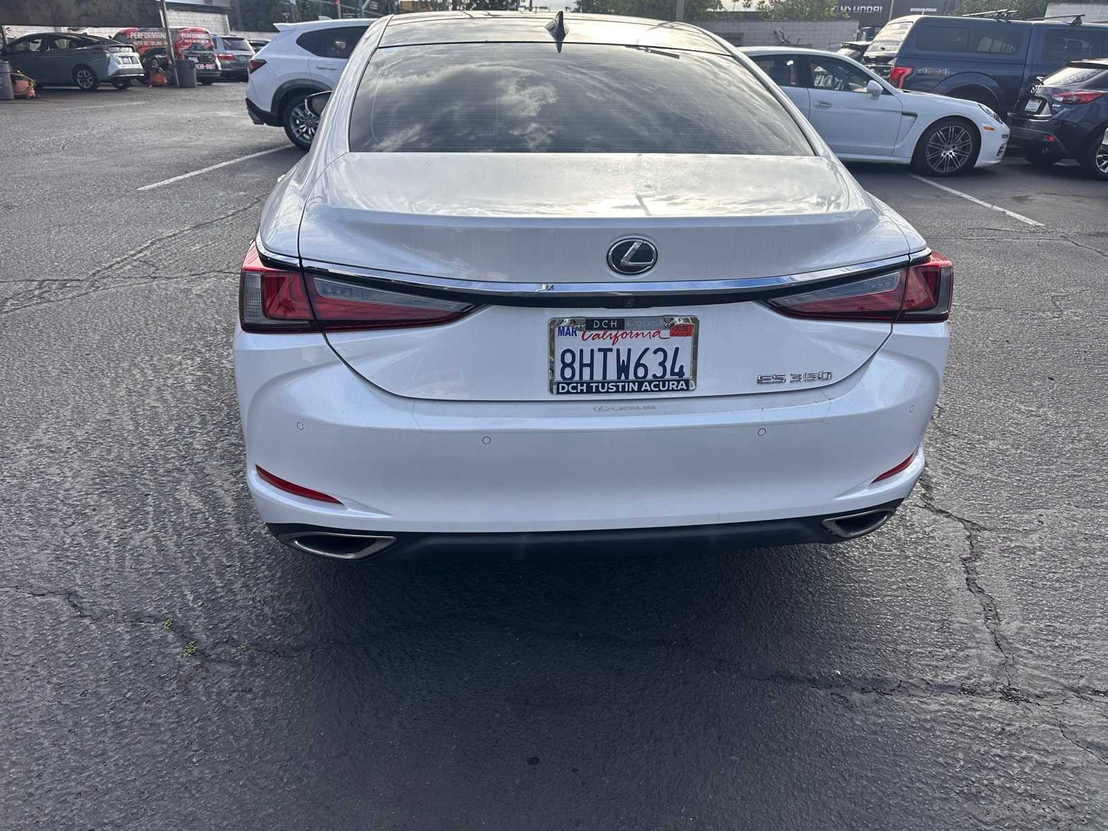 Thumbnail: 2019 Lexus ES - 4