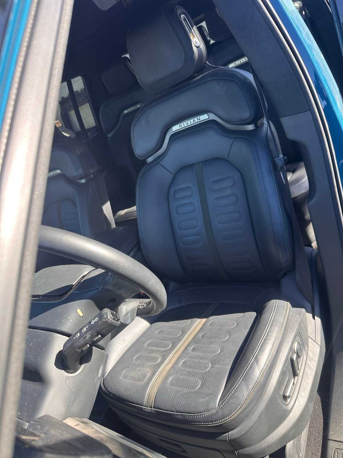 Thumbnail: 2023 Rivian R1S - 13