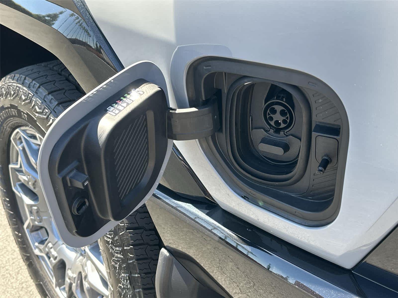 Thumbnail: 2024 GMC Hummer EV - 9